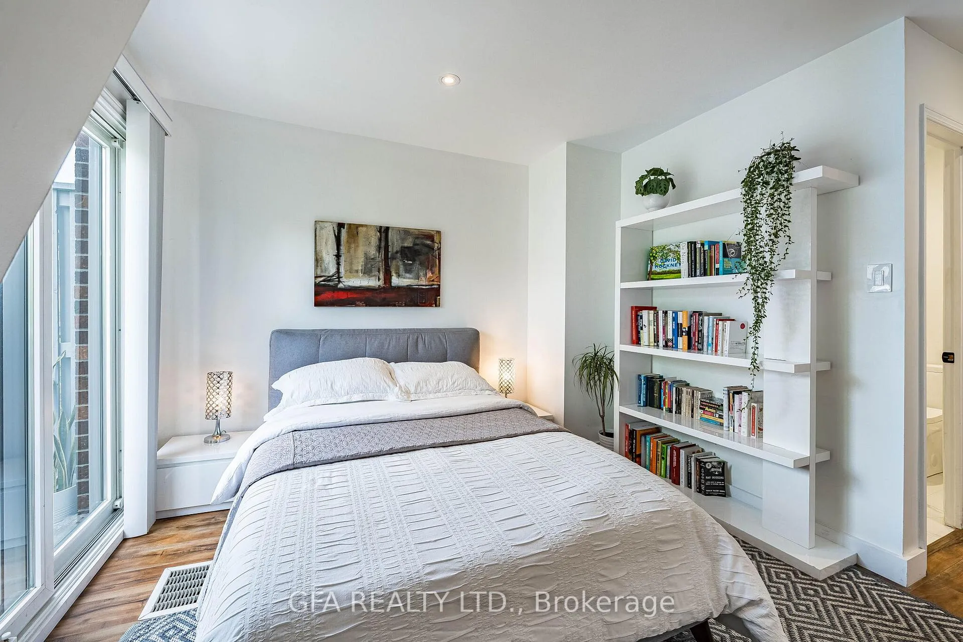 Photo 19 of Unit 9, 40C Shank Street, Toronto, Niagara — HOMEH