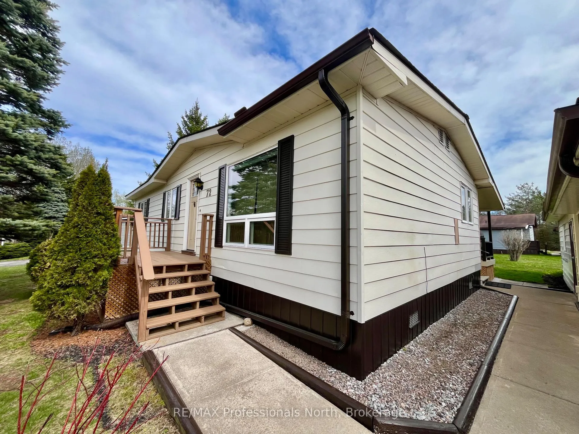 Photo 6 of 1094 Seventh Lane, Minden Hills, Lutterworth — HOMEH