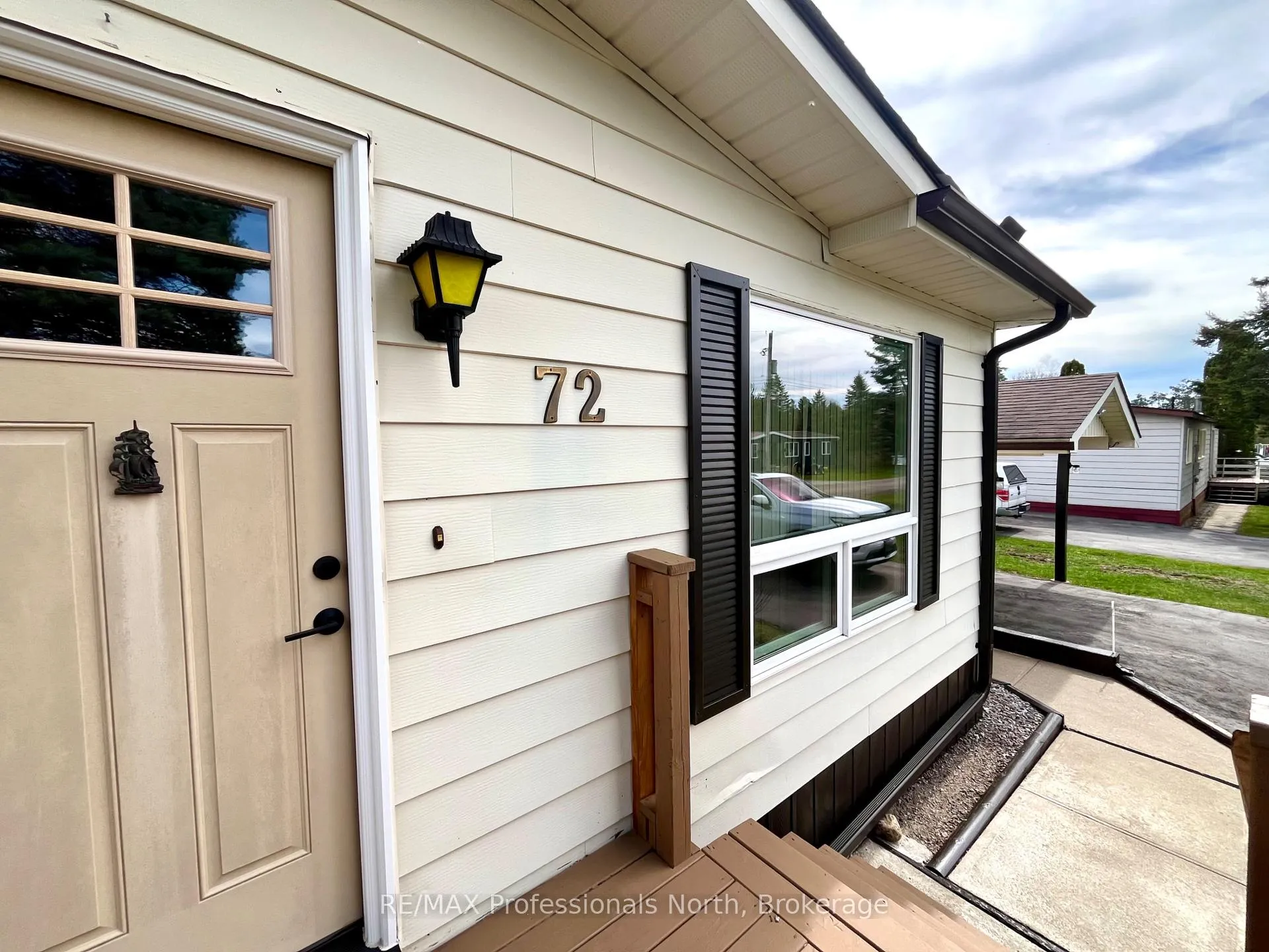 Photo 8 of 1094 Seventh Lane, Minden Hills, Lutterworth — HOMEH