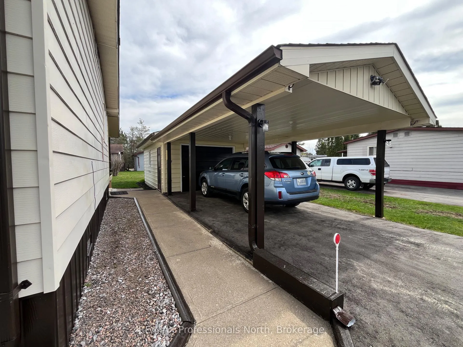 Photo 9 of 1094 Seventh Lane, Minden Hills, Lutterworth — HOMEH