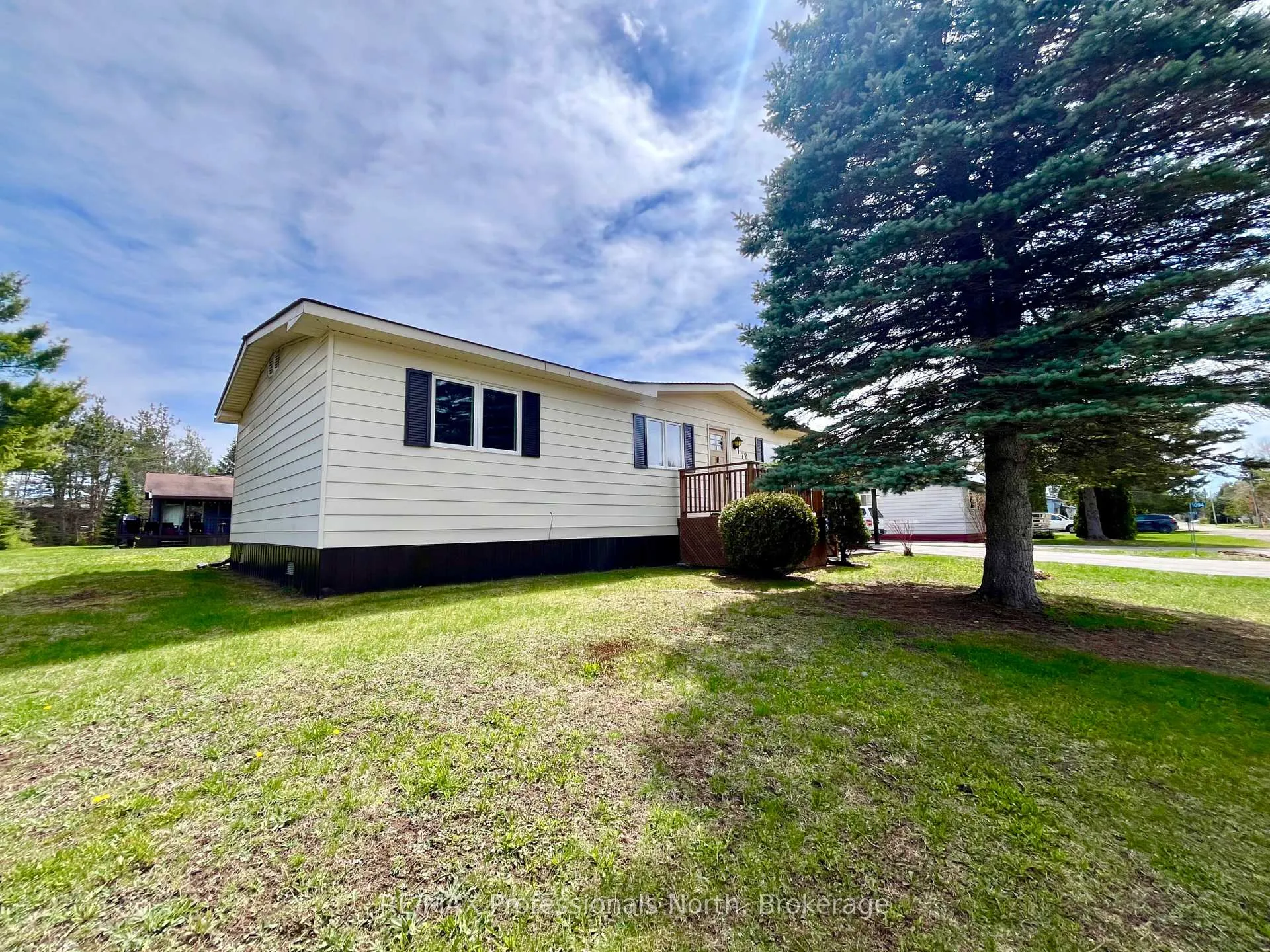 Photo 11 of 1094 Seventh Lane, Minden Hills, Lutterworth — HOMEH