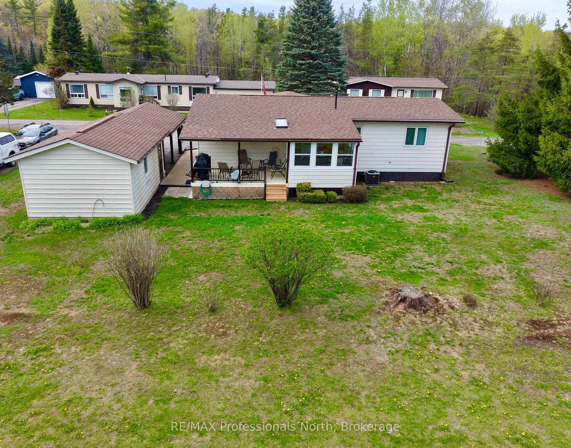 Photo 13 of 1094 Seventh Lane, Minden Hills, Lutterworth — HOMEH