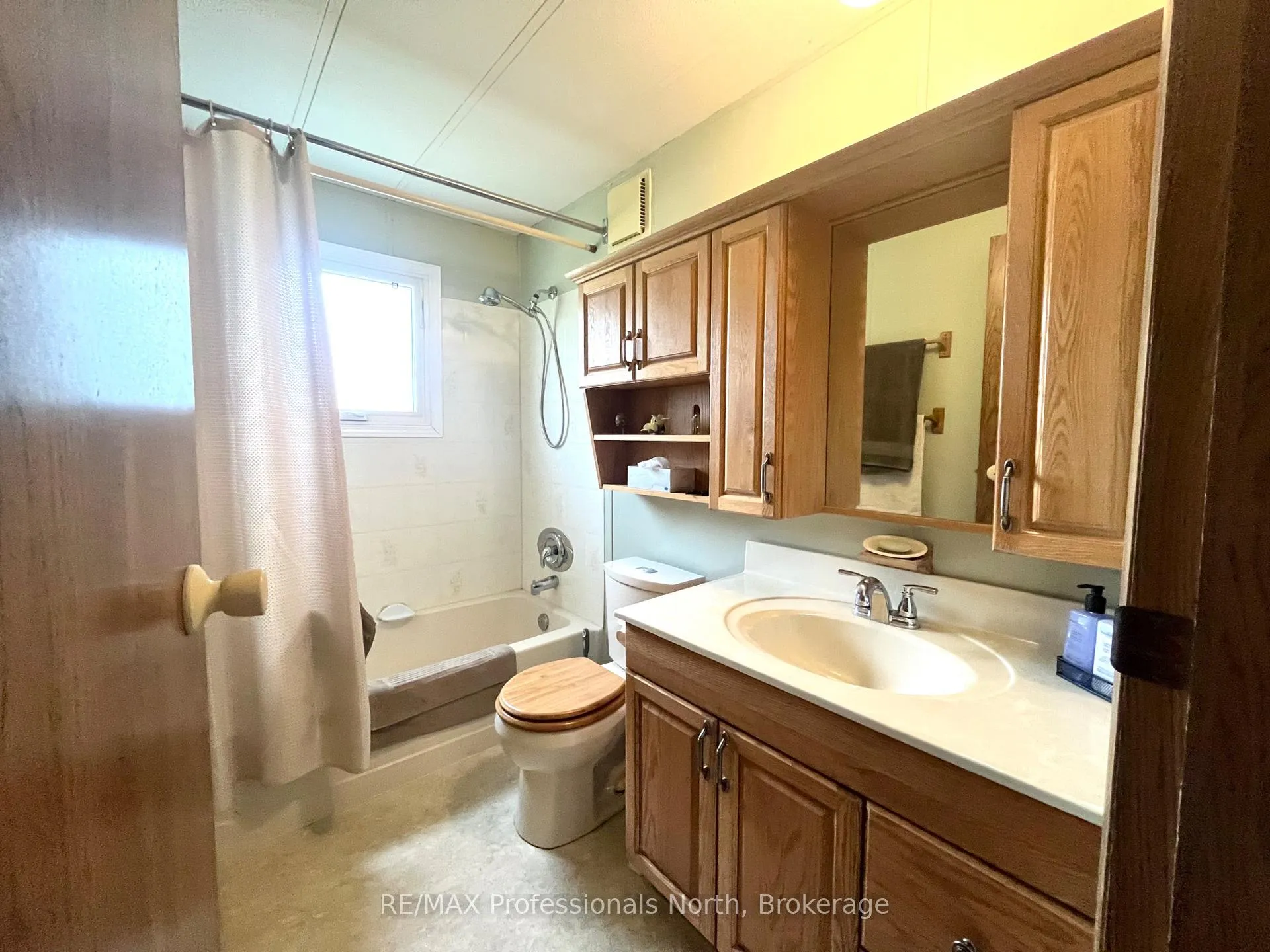 Photo 39 of 1094 Seventh Lane, Minden Hills, Lutterworth — HOMEH