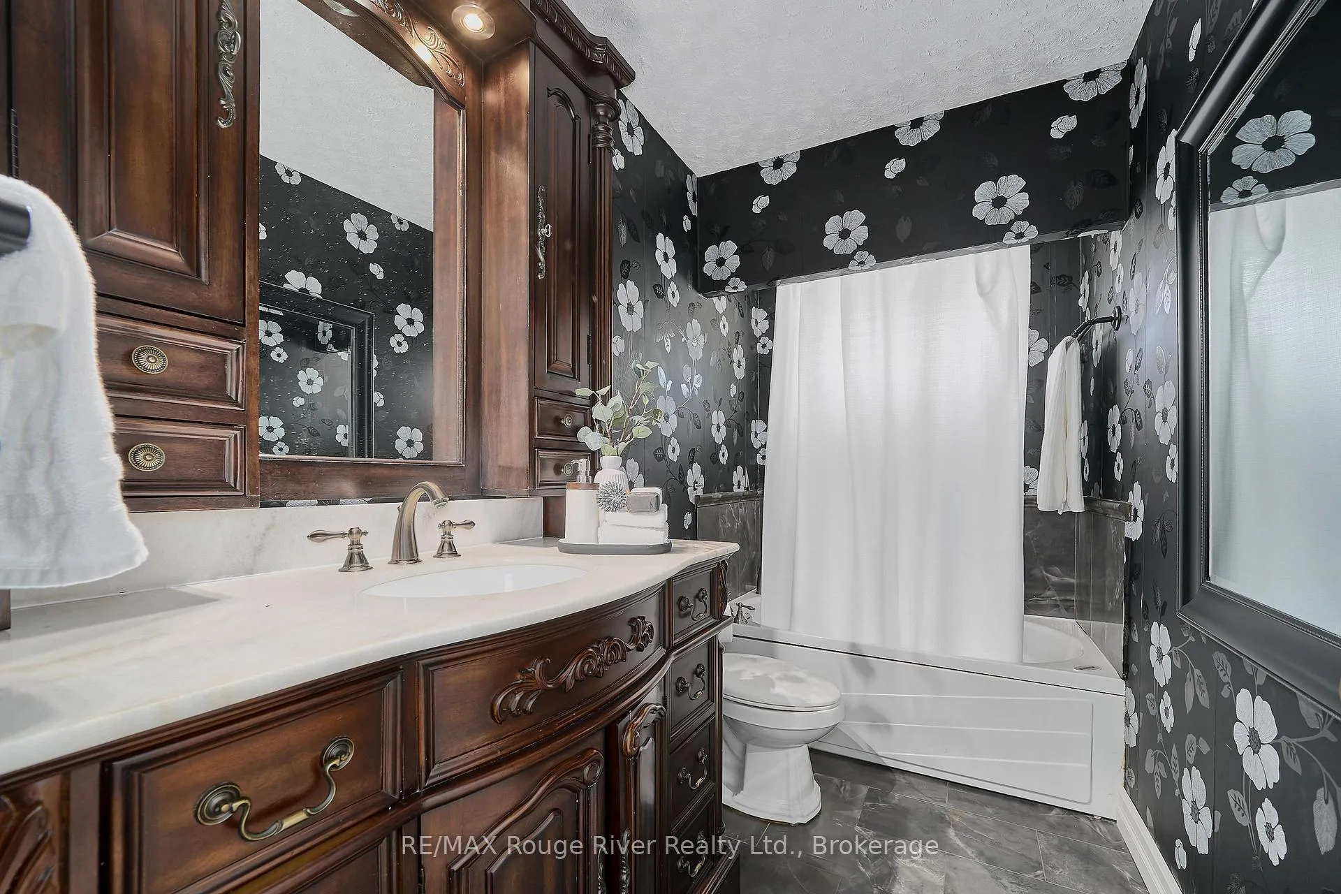 Photo 25 of 485 Elizabeth Street, Oshawa, McLaughlin — HOMEH