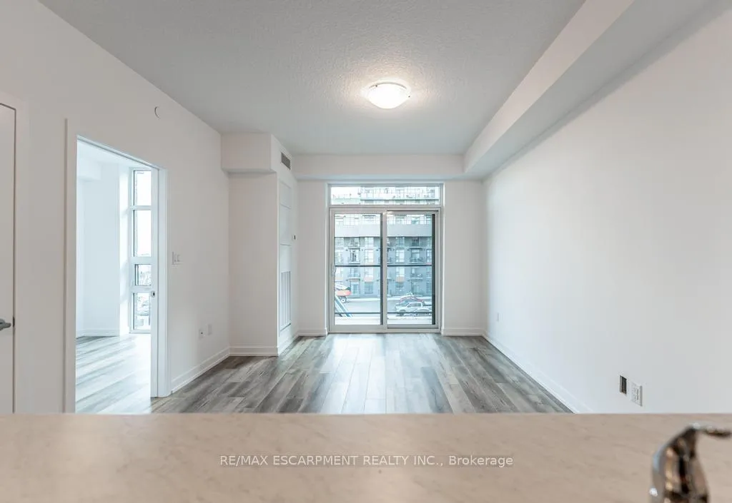 Photo 7 of Unit 326, 470 Dundas Street E, Hamilton, Waterdown — HOMEH