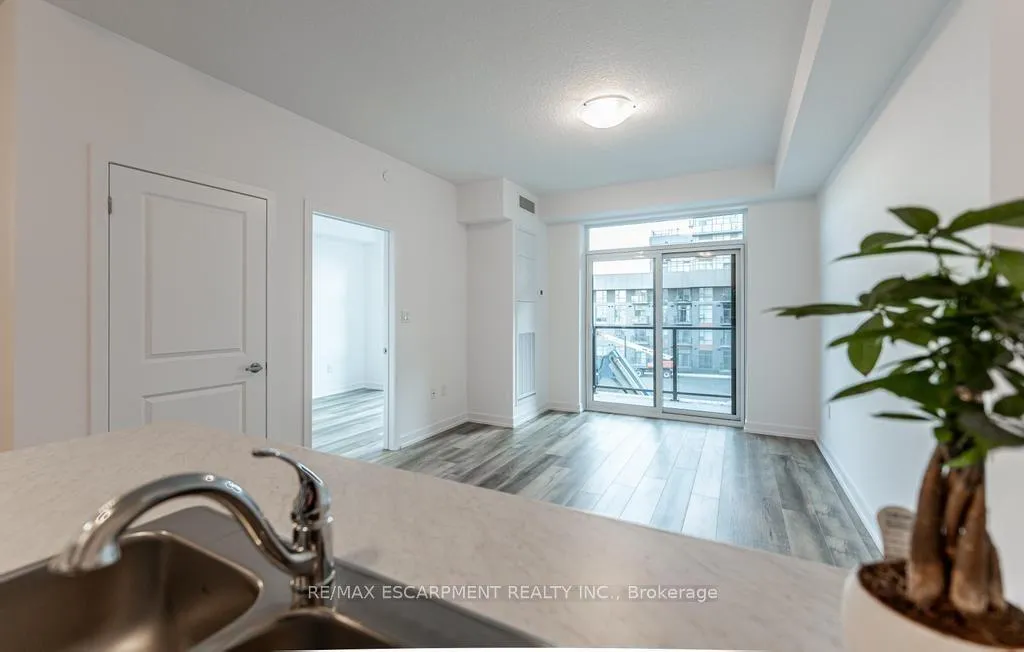 Photo 8 of Unit 326, 470 Dundas Street E, Hamilton, Waterdown — HOMEH