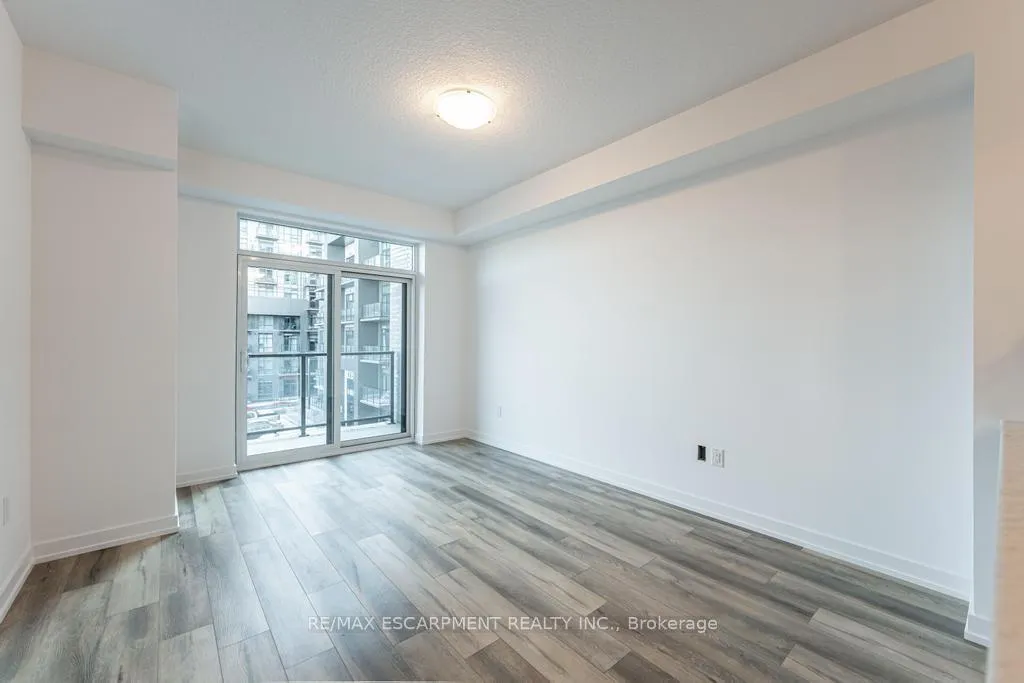 Photo 9 of Unit 326, 470 Dundas Street E, Hamilton, Waterdown — HOMEH