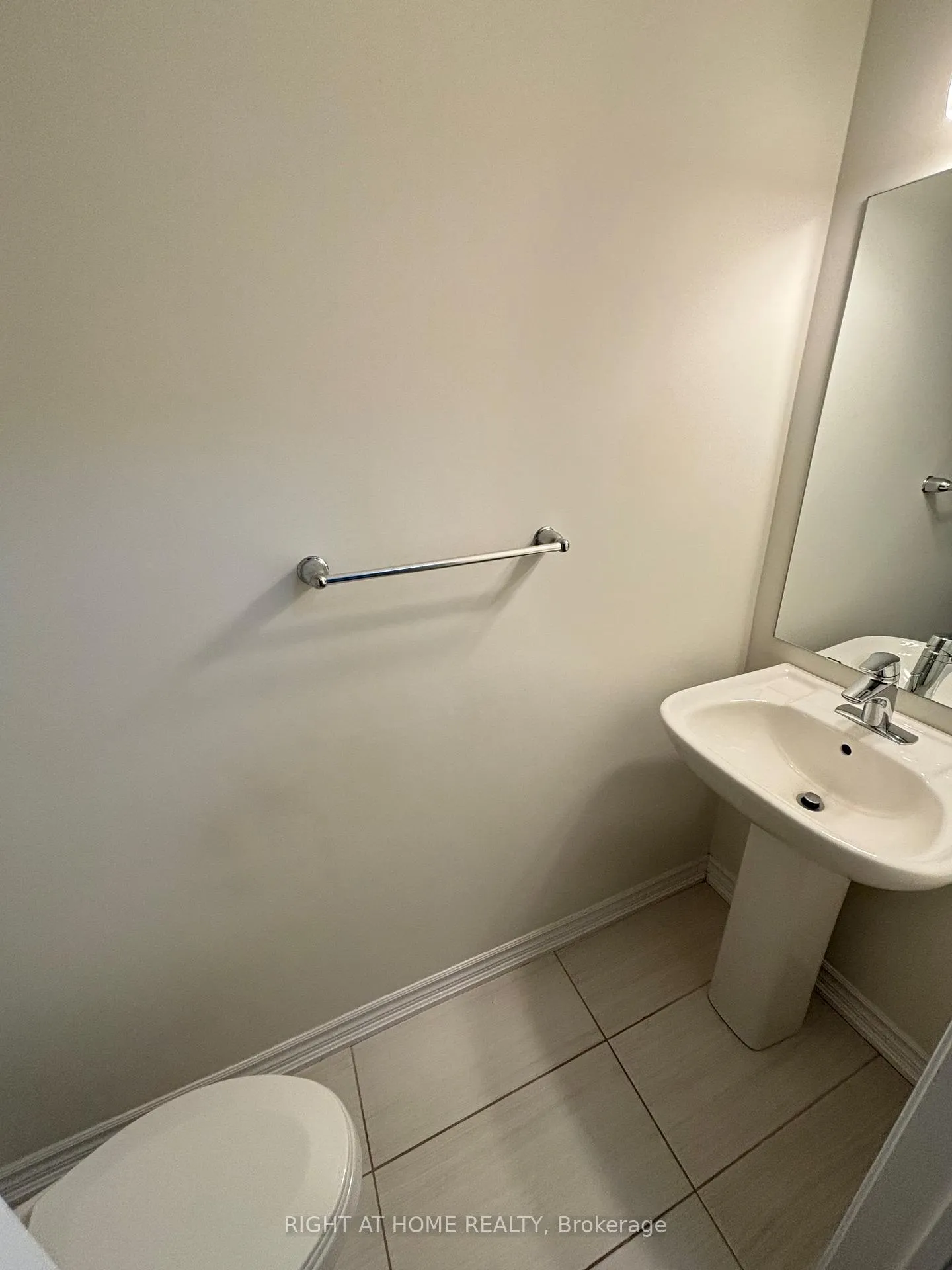 Photo 15 of 24 Nearco Crescent, Oshawa, Windfields — HOMEH