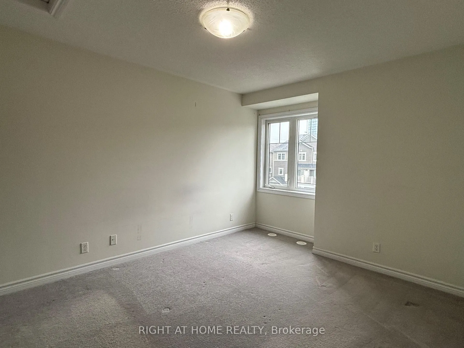 Photo 16 of 24 Nearco Crescent, Oshawa, Windfields — HOMEH