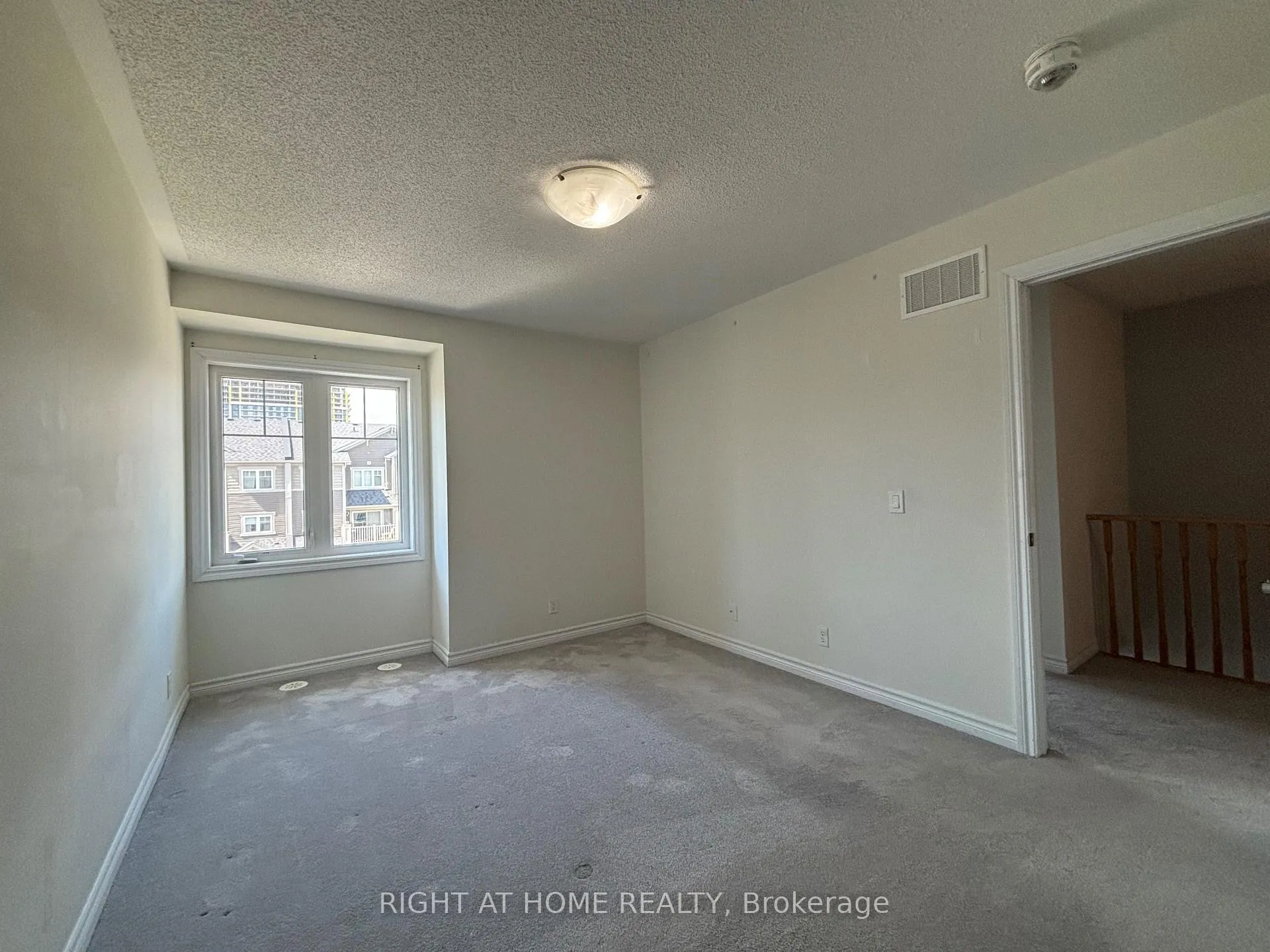 Photo 18 of 24 Nearco Crescent, Oshawa, Windfields — HOMEH