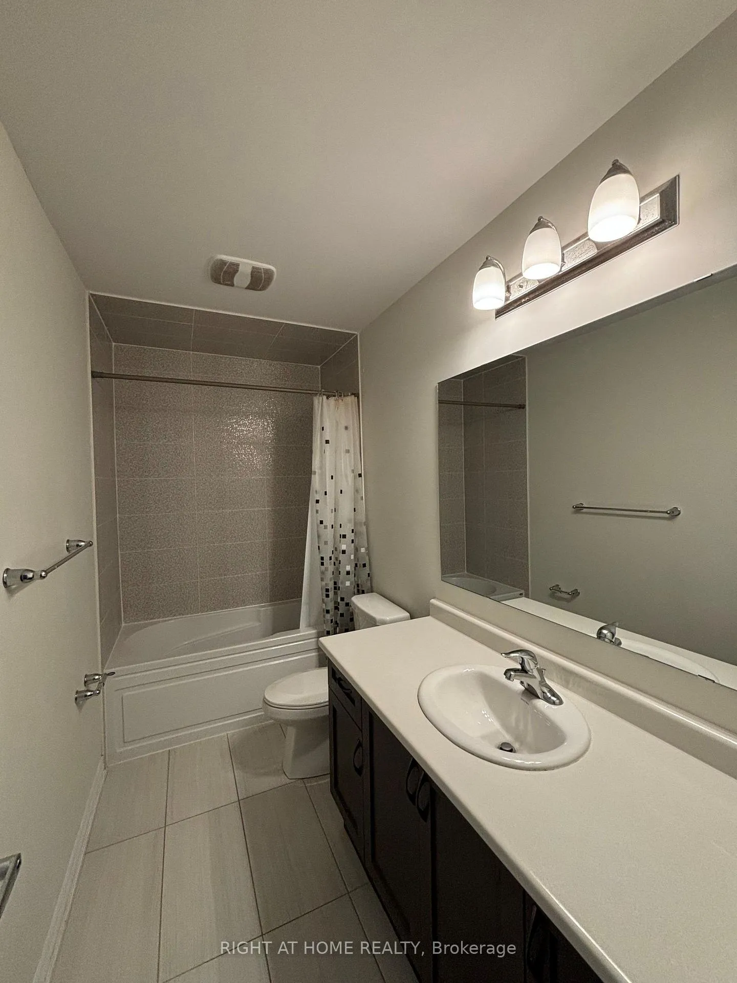 Photo 27 of 24 Nearco Crescent, Oshawa, Windfields — HOMEH