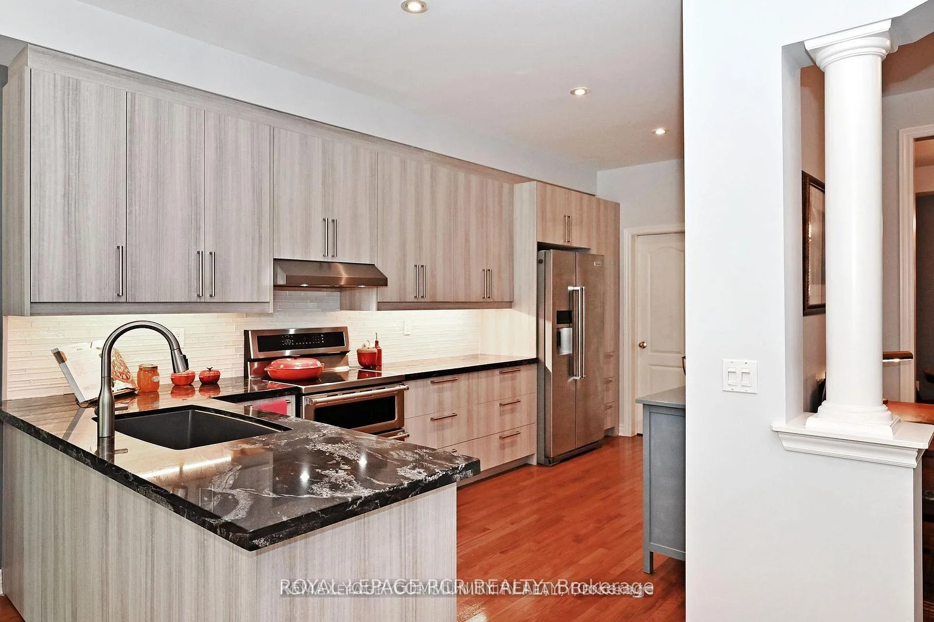 Photo 11 of Unit 18, 3 Senator Court, Aurora, Aurora Heights — HOMEH