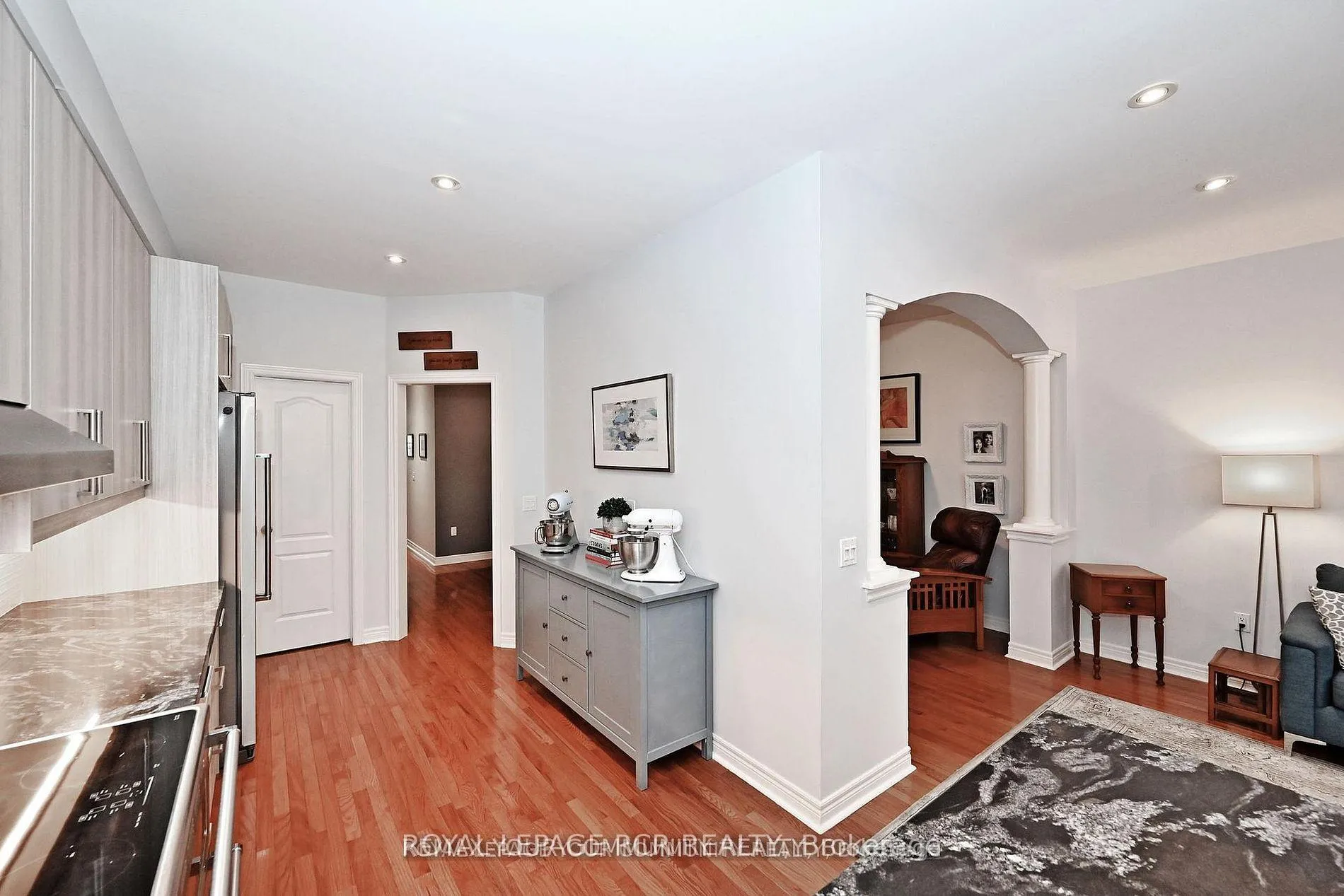 Photo 16 of Unit 18, 3 Senator Court, Aurora, Aurora Heights — HOMEH