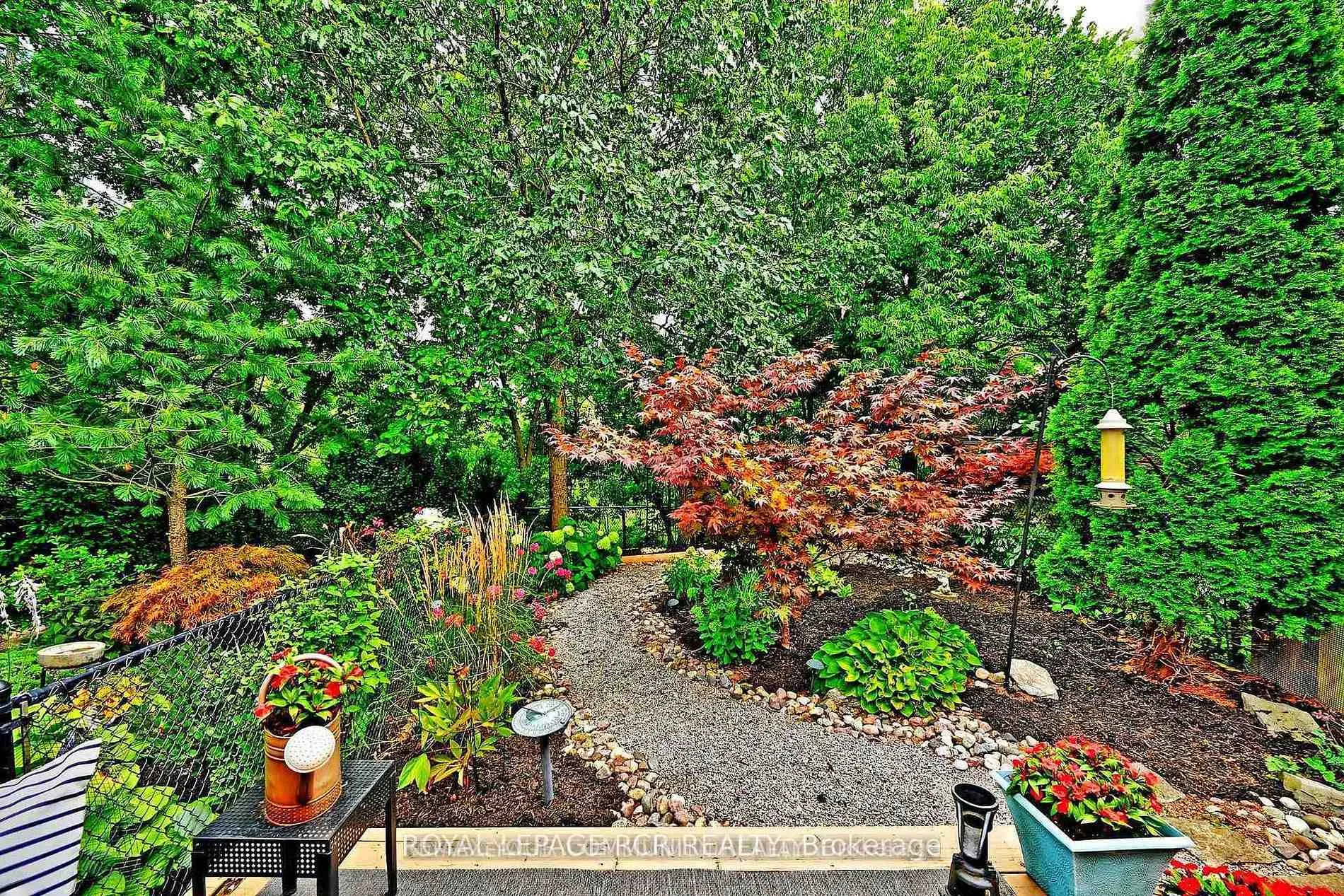 Photo 32 of Unit 18, 3 Senator Court, Aurora, Aurora Heights — HOMEH