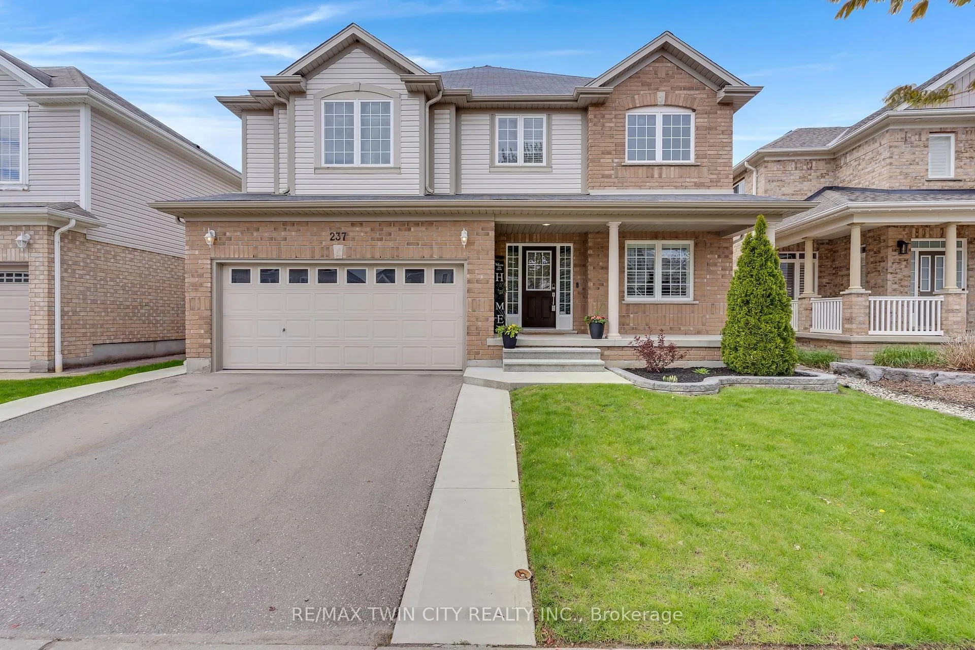 Photo 1 of 237 Waterbend Crescent, Kitchener — HOMEH