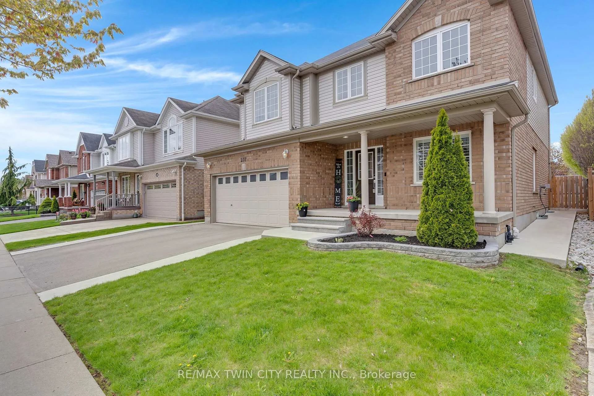 Photo 2 of 237 Waterbend Crescent, Kitchener — HOMEH