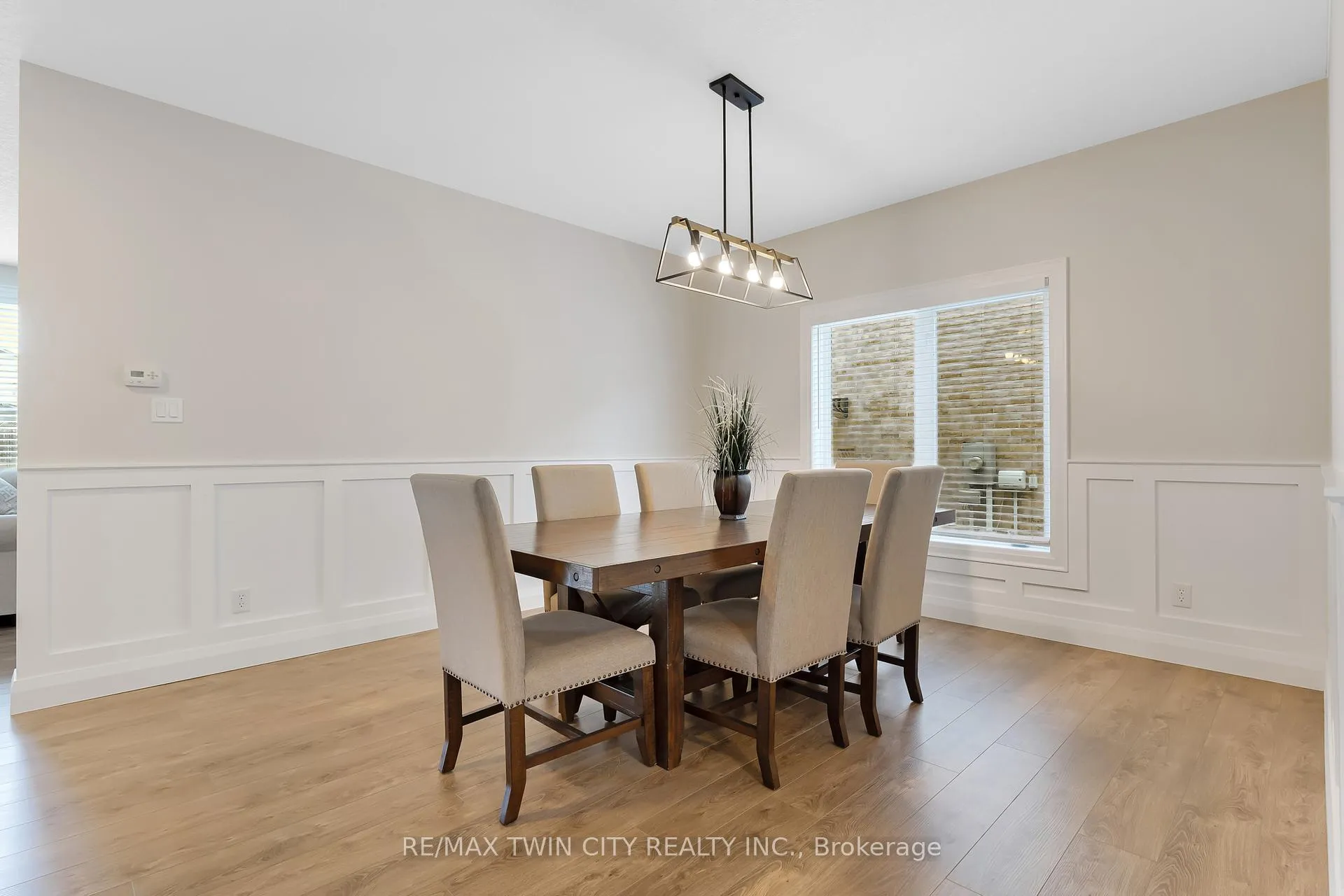 Photo 9 of 237 Waterbend Crescent, Kitchener — HOMEH