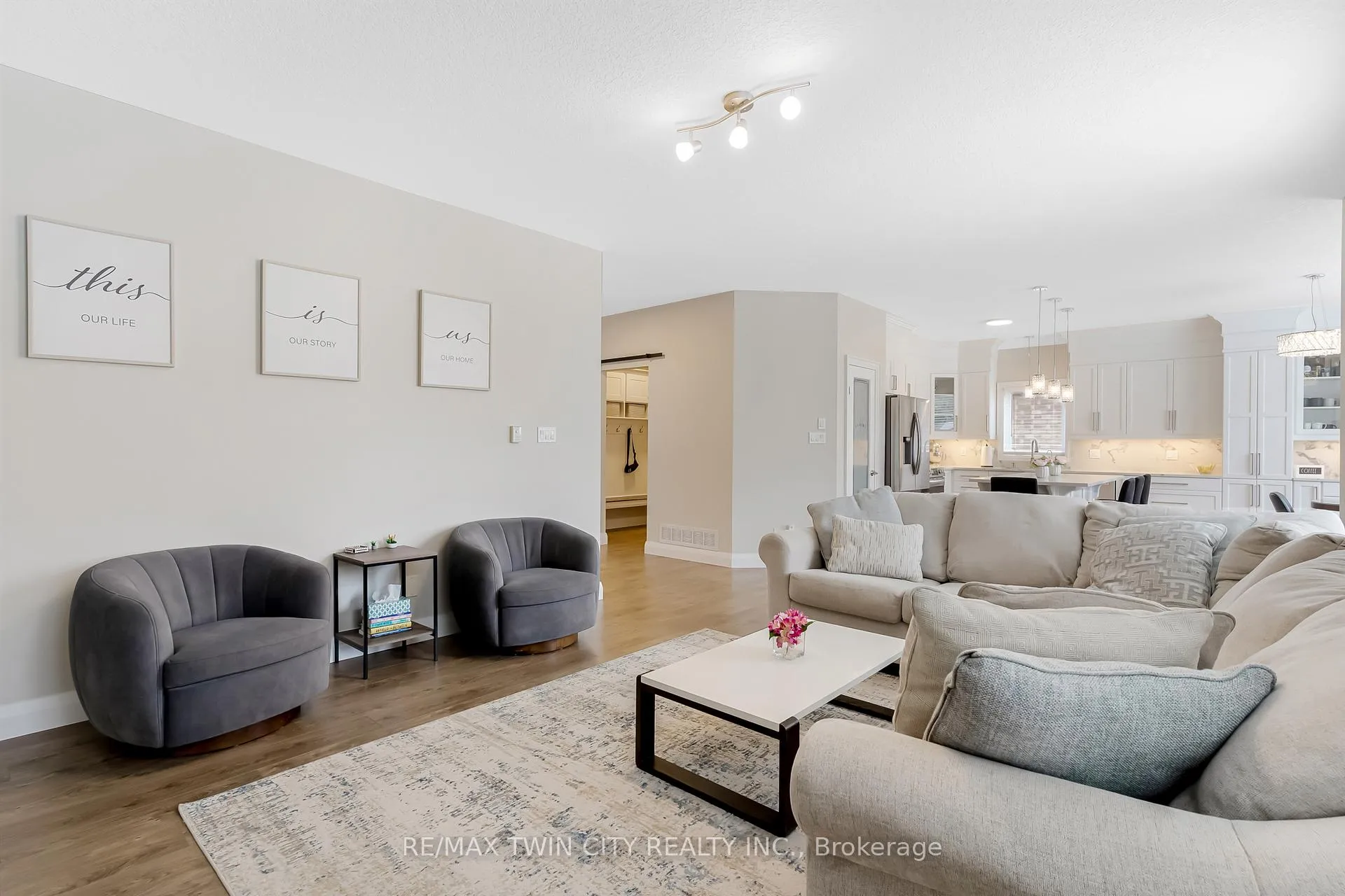 Photo 17 of 237 Waterbend Crescent, Kitchener — HOMEH