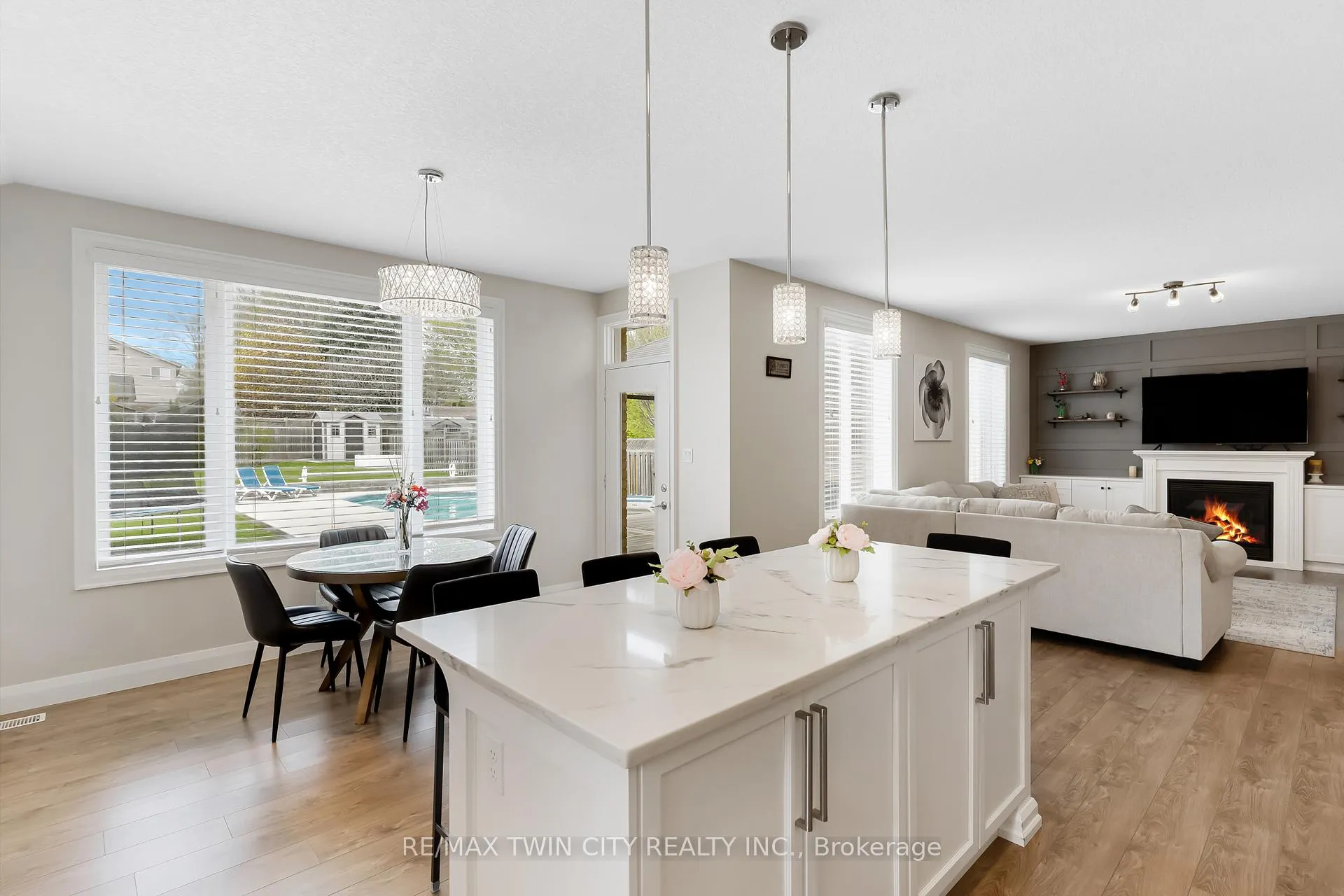 Photo 23 of 237 Waterbend Crescent, Kitchener — HOMEH
