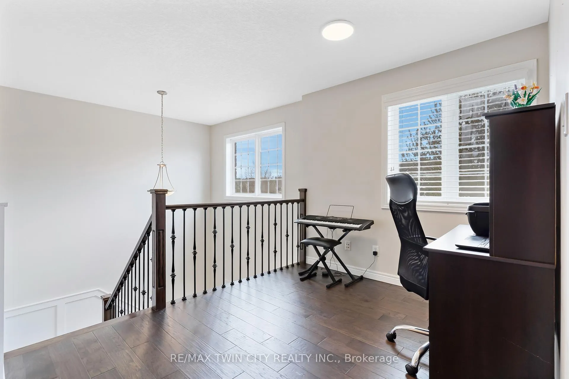 Photo 25 of 237 Waterbend Crescent, Kitchener — HOMEH