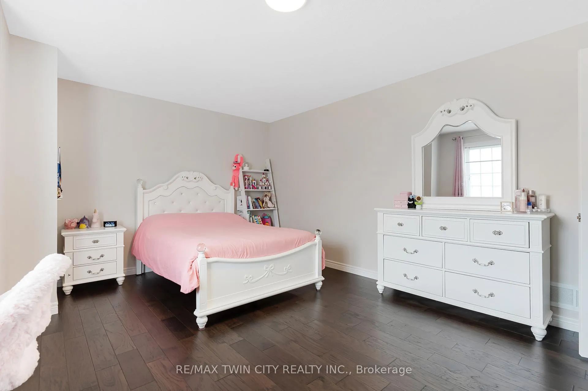 Photo 29 of 237 Waterbend Crescent, Kitchener — HOMEH
