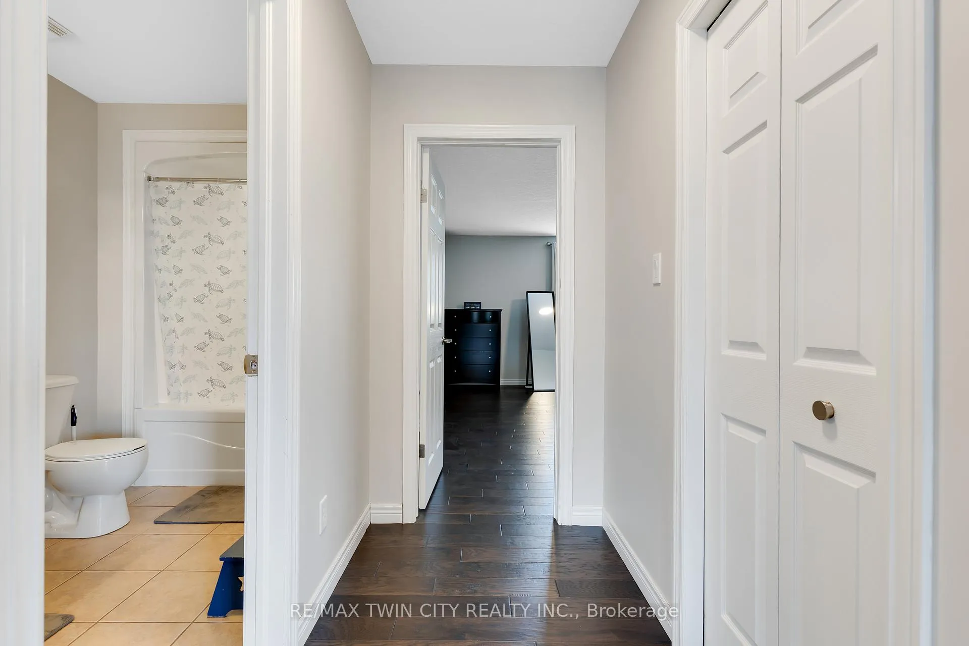 Photo 33 of 237 Waterbend Crescent, Kitchener — HOMEH