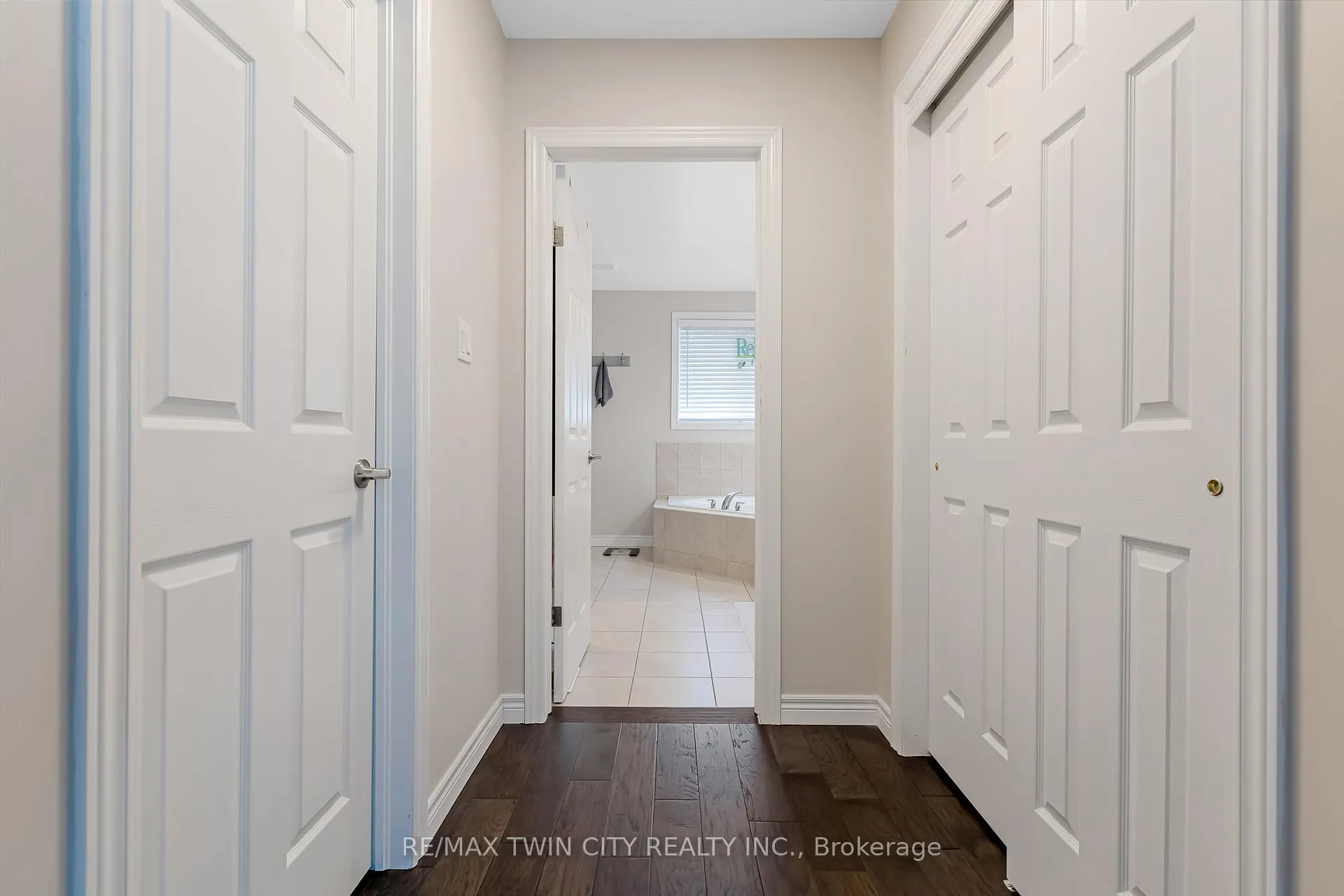 Photo 37 of 237 Waterbend Crescent, Kitchener — HOMEH