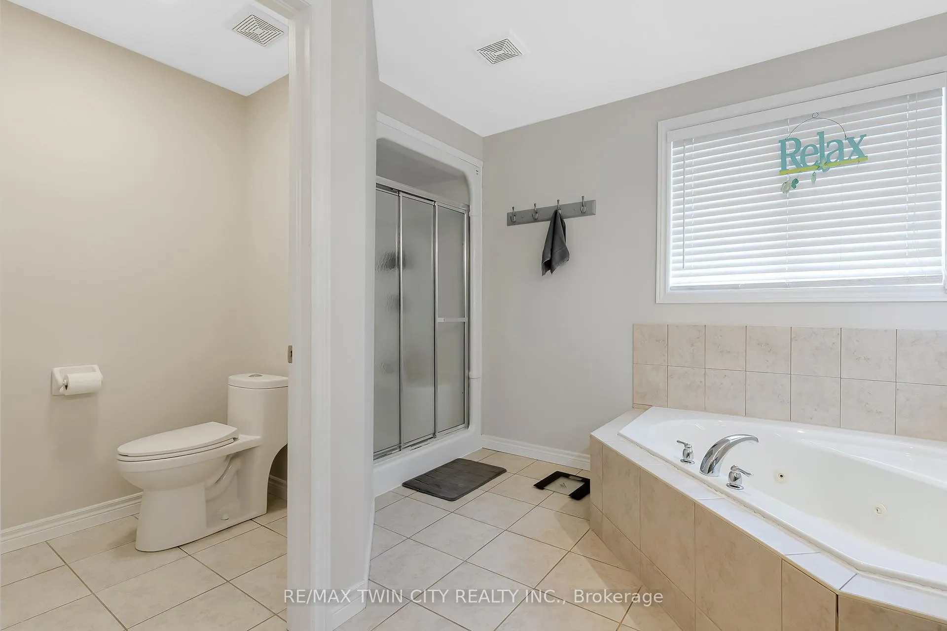 Photo 39 of 237 Waterbend Crescent, Kitchener — HOMEH