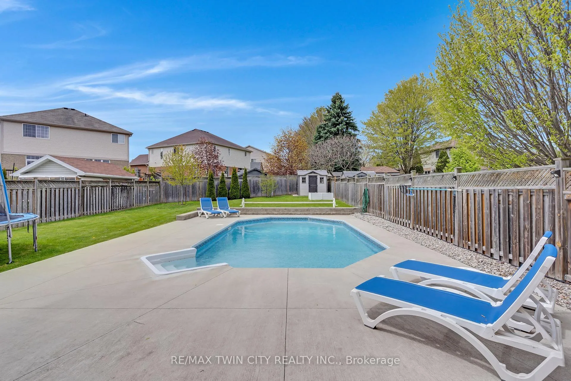 Photo 46 of 237 Waterbend Crescent, Kitchener — HOMEH