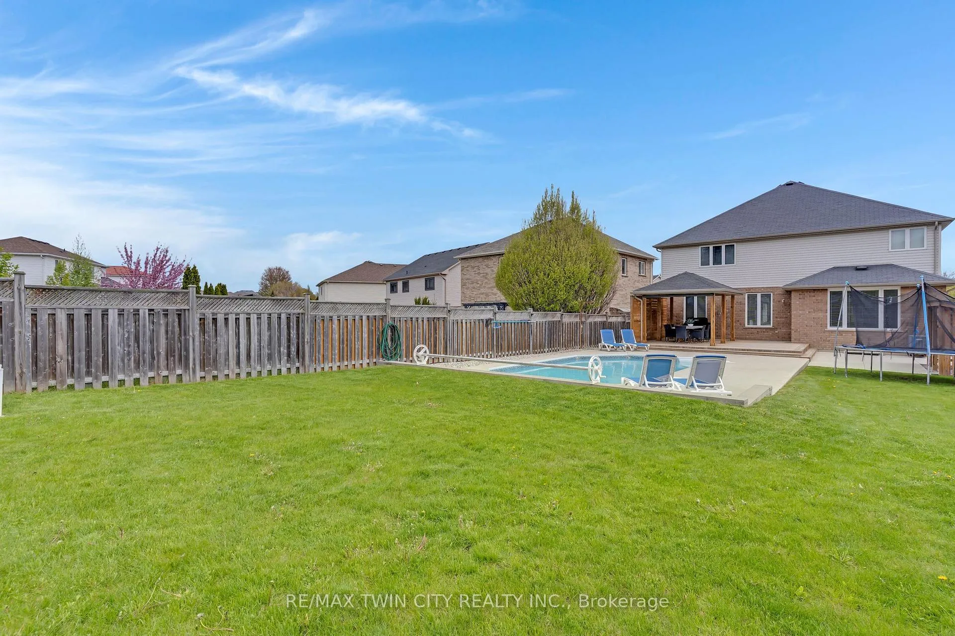 Photo 49 of 237 Waterbend Crescent, Kitchener — HOMEH