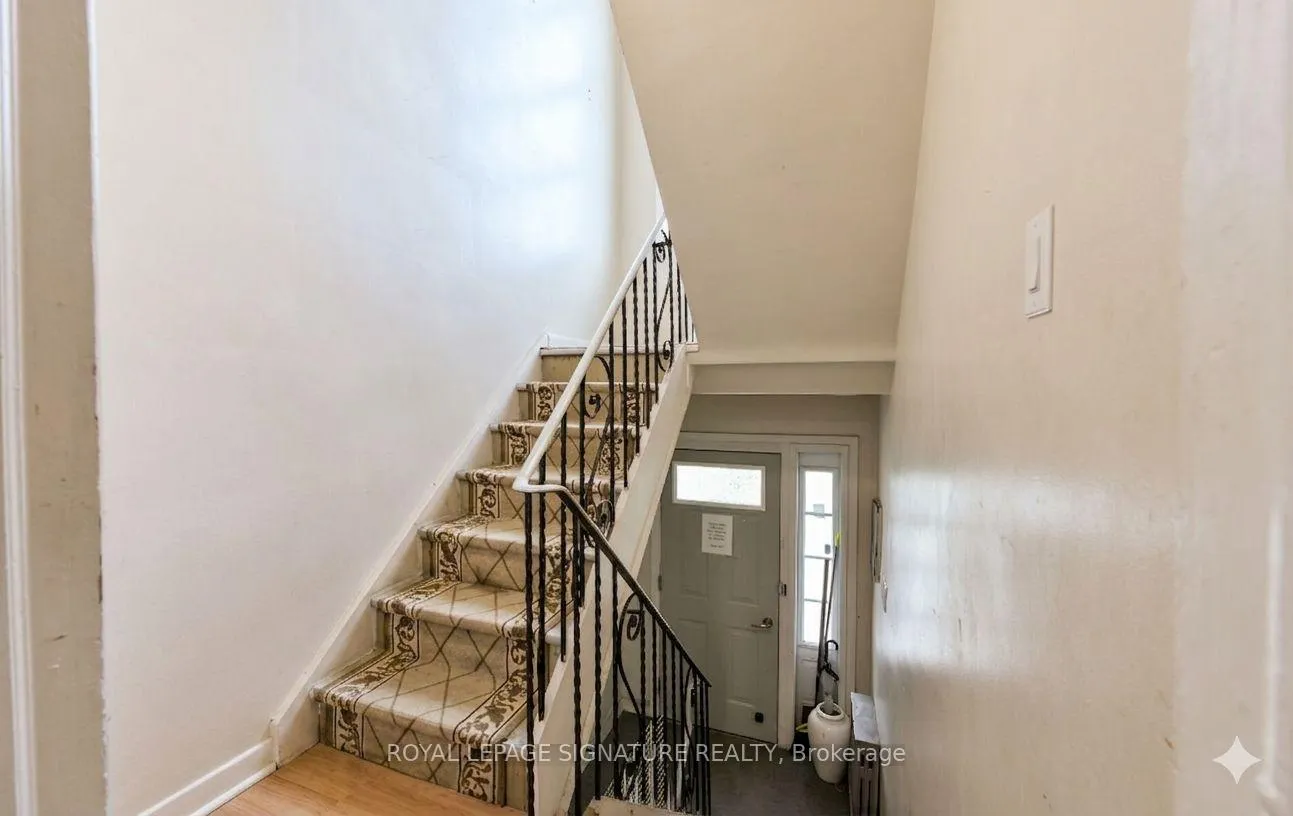 Photo 6 of 226 Bicknell Avenue, Toronto, Keelesdale-Eglinton West — HOMEH