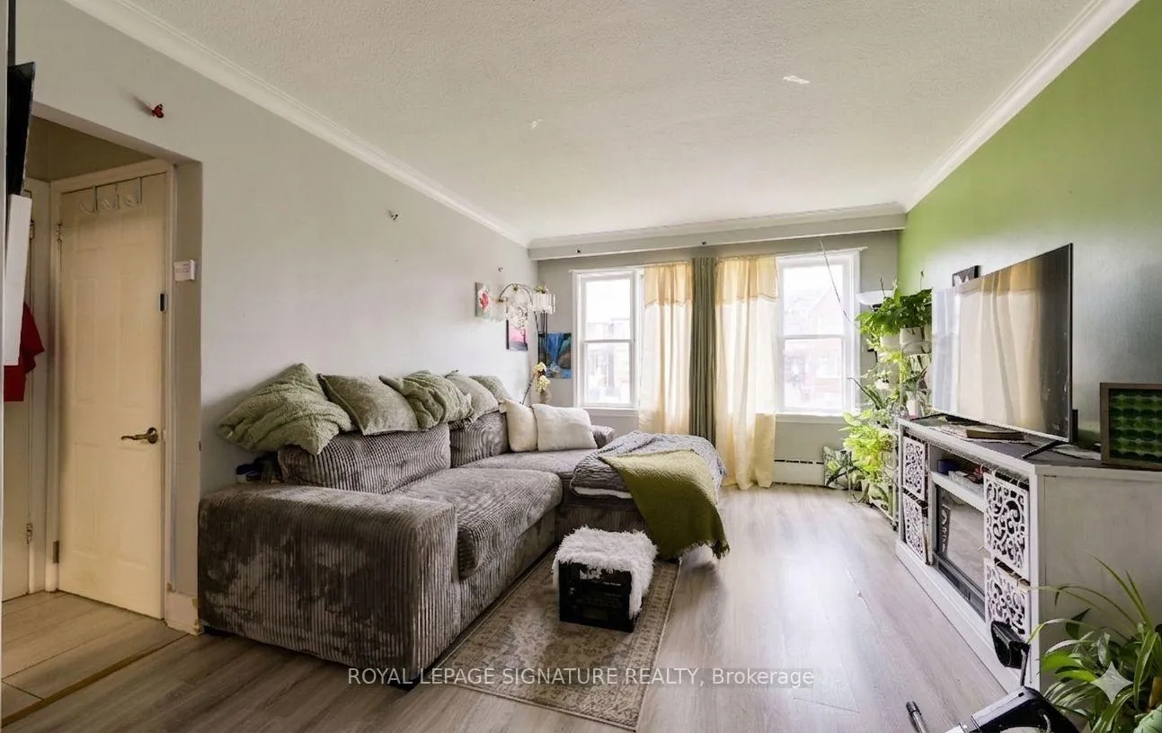 Photo 8 of 226 Bicknell Avenue, Toronto, Keelesdale-Eglinton West — HOMEH