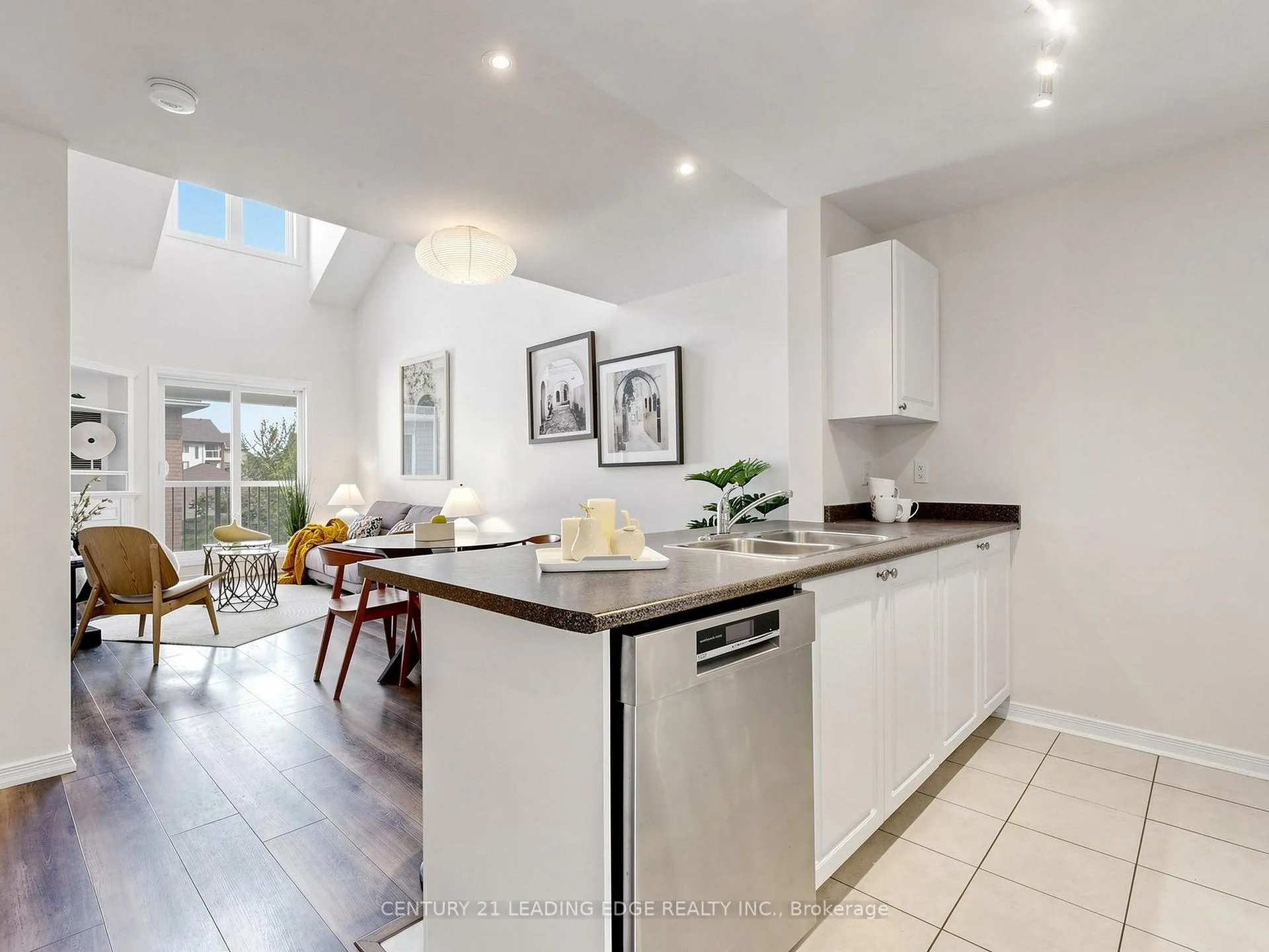 Photo 8 of Unit Unit 3, 45 Petra Way, Whitby, Pringle Creek — HOMEH