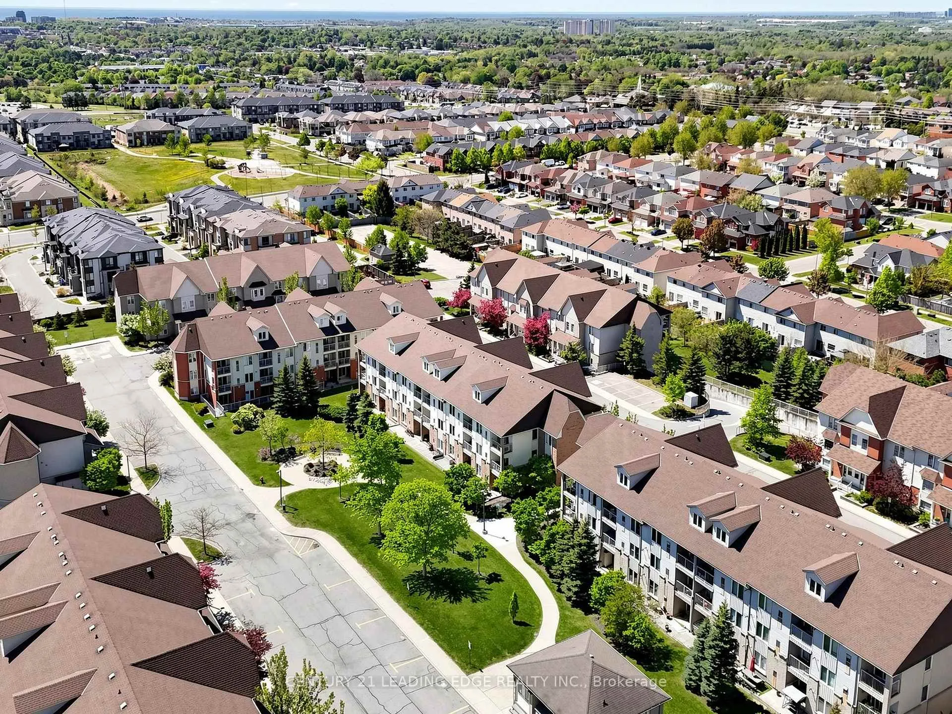 Photo 27 of Unit Unit 3, 45 Petra Way, Whitby, Pringle Creek — HOMEH