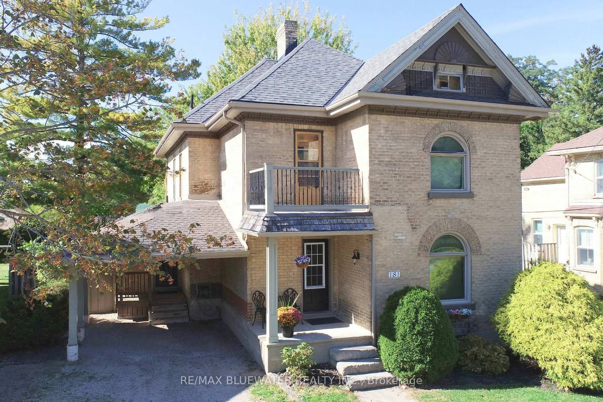 Front of 181 Parkhill Main Street