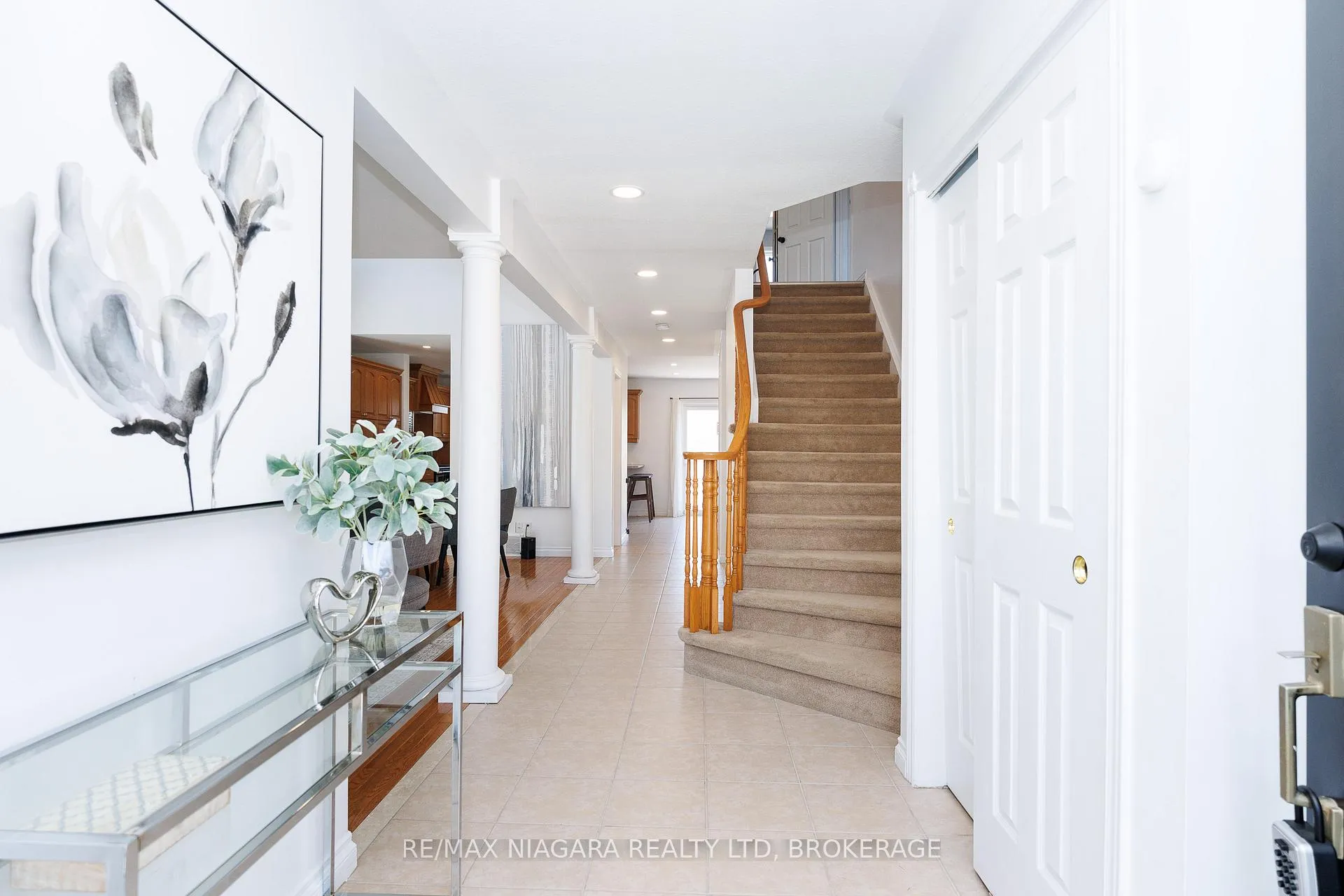Photo 5 of 47 Honey Locust Circle, Thorold, Confederation Heights — HOMEH