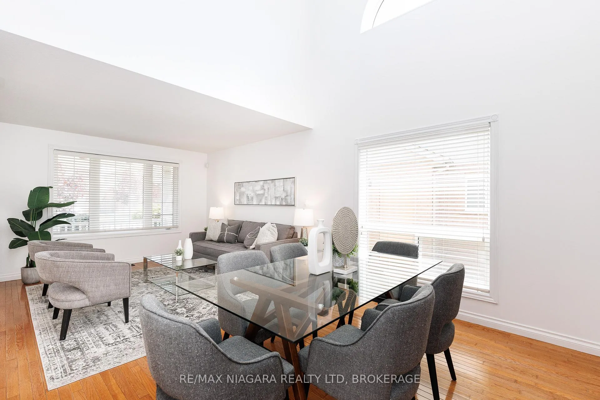 Photo 12 of 47 Honey Locust Circle, Thorold, Confederation Heights — HOMEH