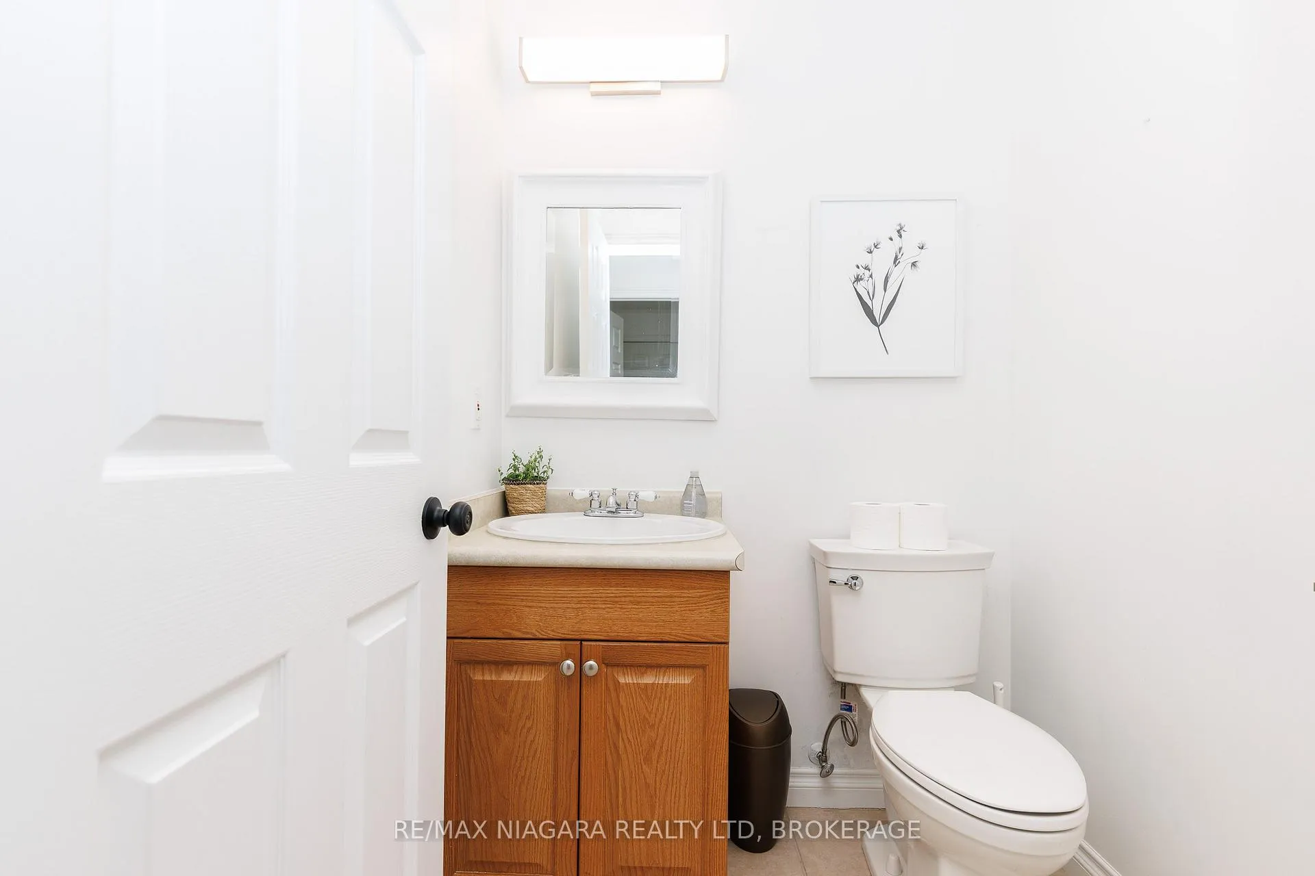 Photo 14 of 47 Honey Locust Circle, Thorold, Confederation Heights — HOMEH