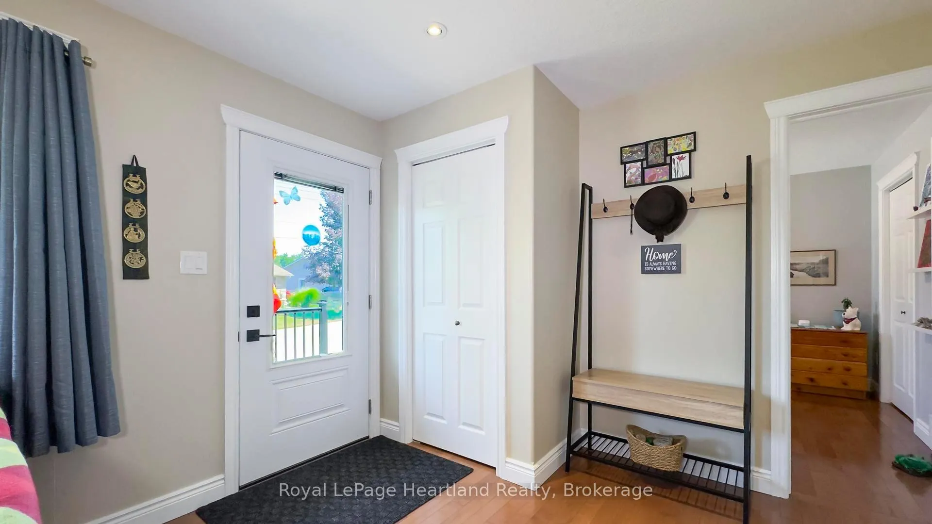 Photo 3 of 39 Balvina Drive W, Goderich, Goderich (Town) — HOMEH