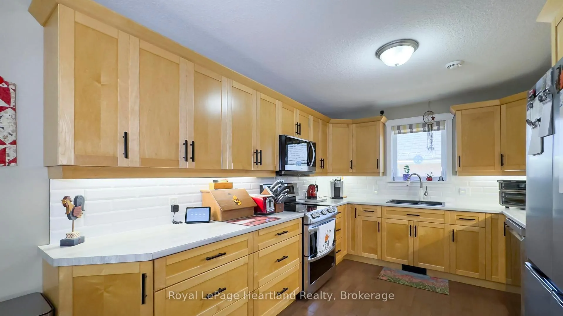 Photo 11 of 39 Balvina Drive W, Goderich, Goderich (Town) — HOMEH
