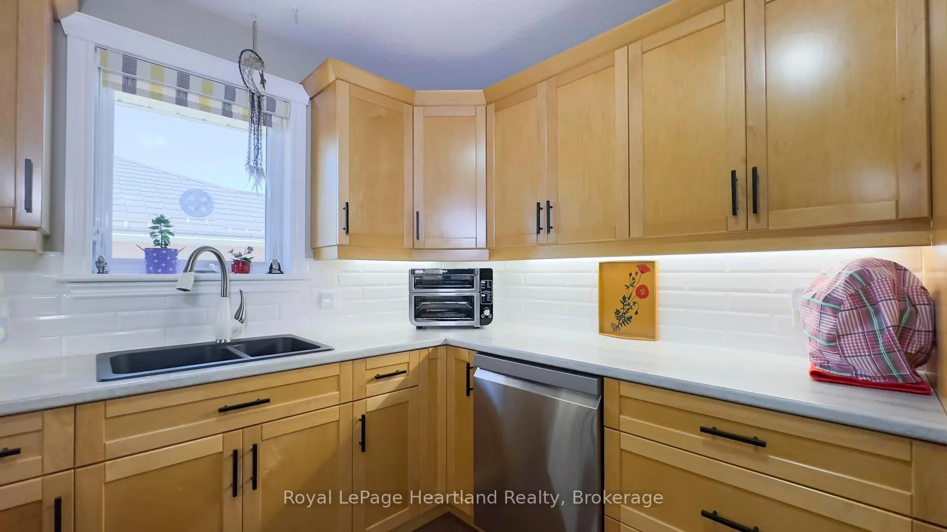 Photo 13 of 39 Balvina Drive W, Goderich, Goderich (Town) — HOMEH