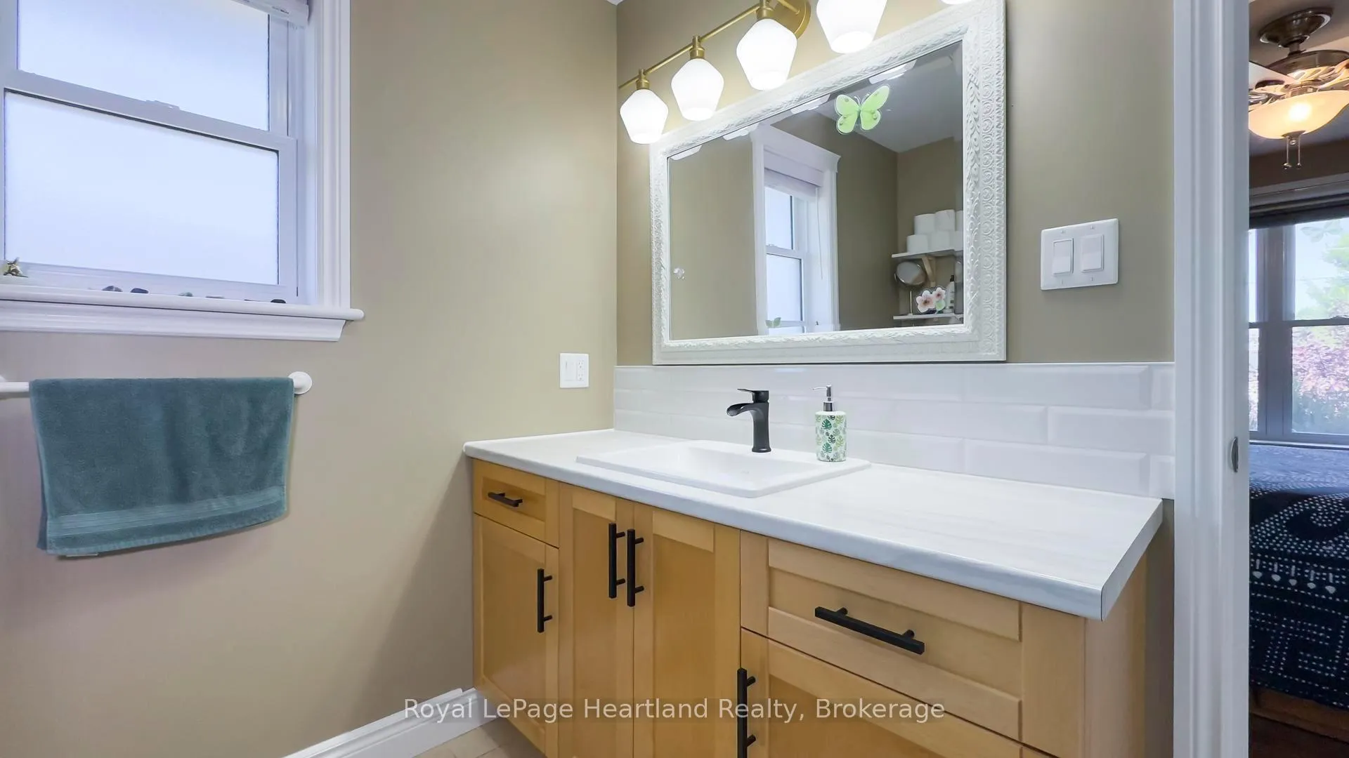 Photo 25 of 39 Balvina Drive W, Goderich, Goderich (Town) — HOMEH