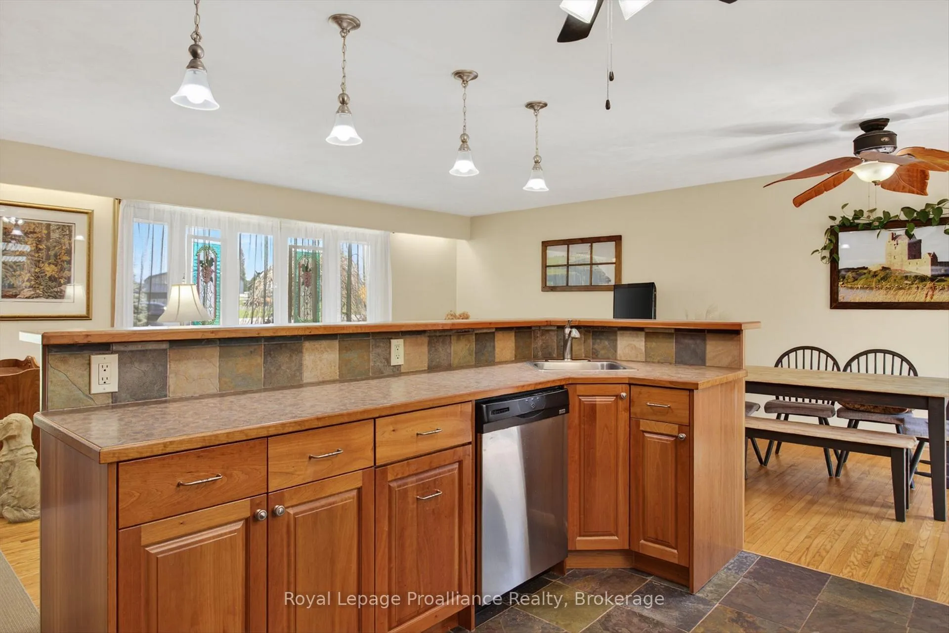 Photo 9 of 1757 Mount Pleasant Road, Cavan Monaghan, Cavan Twp — HOMEH