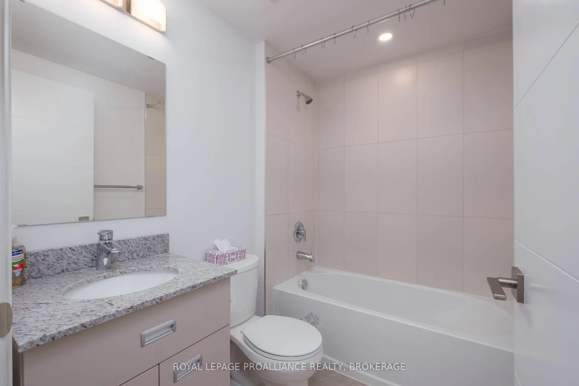 Photo 6 of Unit 418, 652 Princess Street, Kingston, Central City East — HOMEH