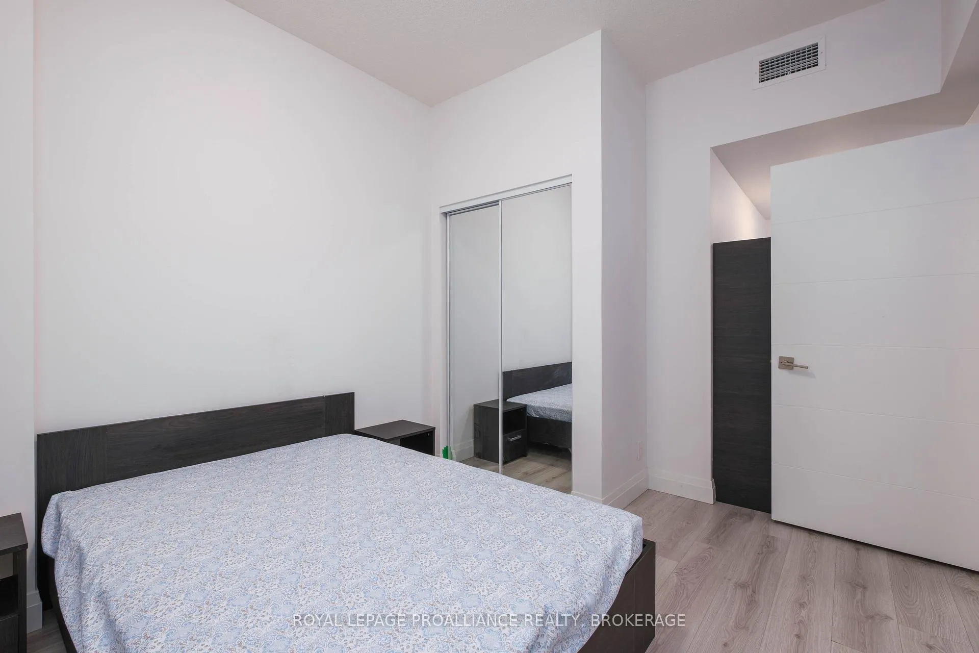 Photo 8 of Unit 418, 652 Princess Street, Kingston, Central City East — HOMEH