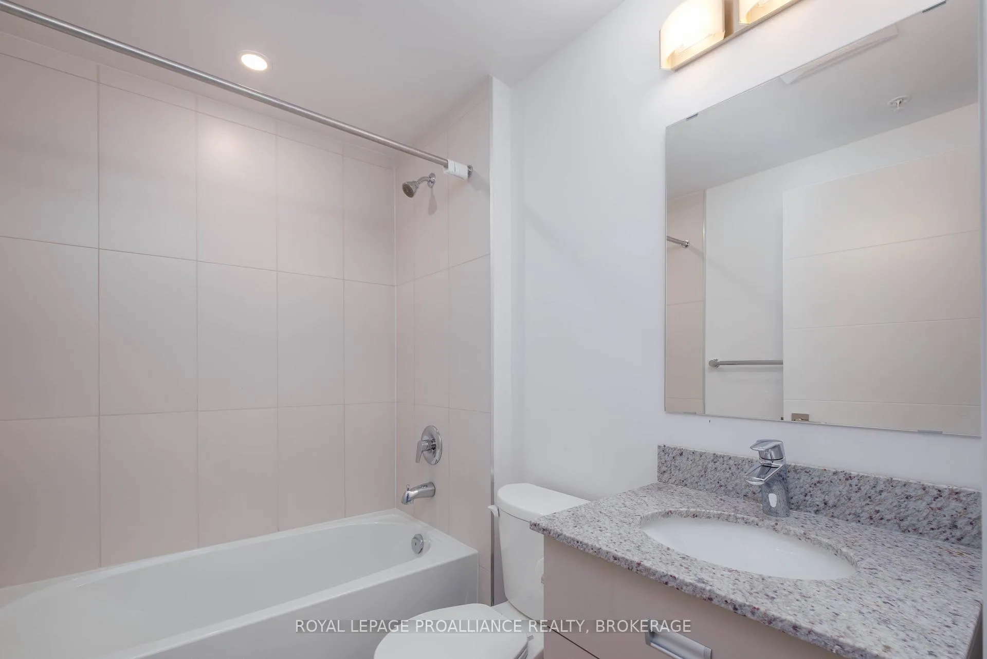 Photo 15 of Unit 418, 652 Princess Street, Kingston, Central City East — HOMEH