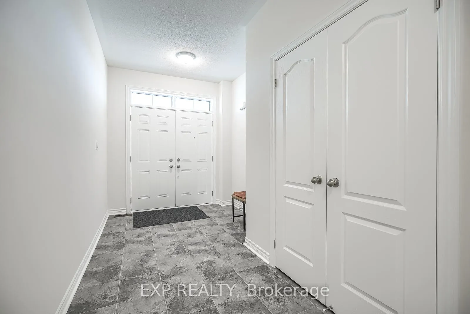 Photo 4 of 1020 Matthew Murray Crescent, Oshawa, Taunton — HOMEH