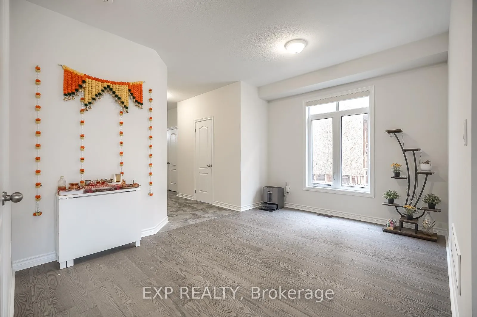 Photo 5 of 1020 Matthew Murray Crescent, Oshawa, Taunton — HOMEH