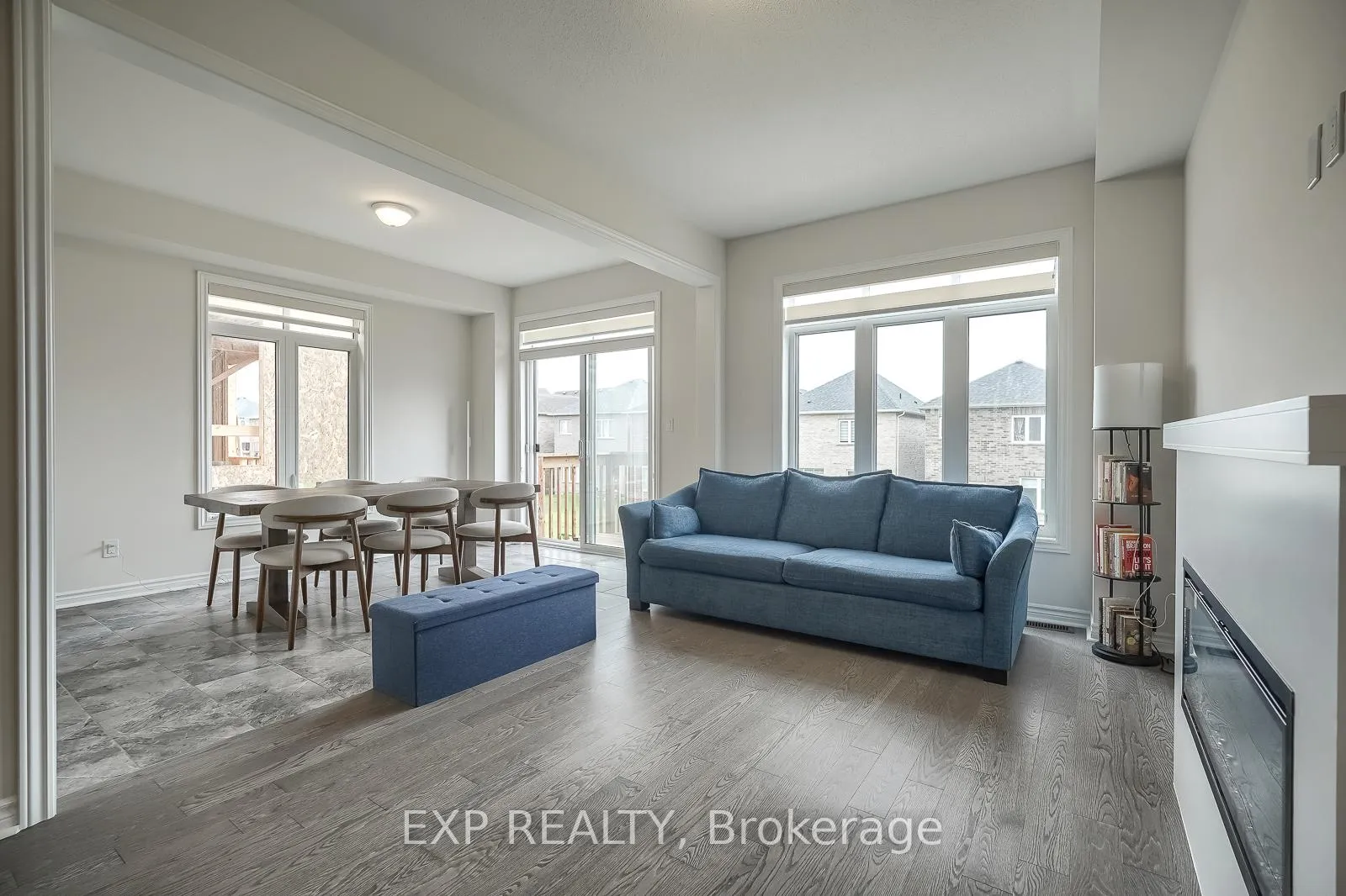 Photo 8 of 1020 Matthew Murray Crescent, Oshawa, Taunton — HOMEH