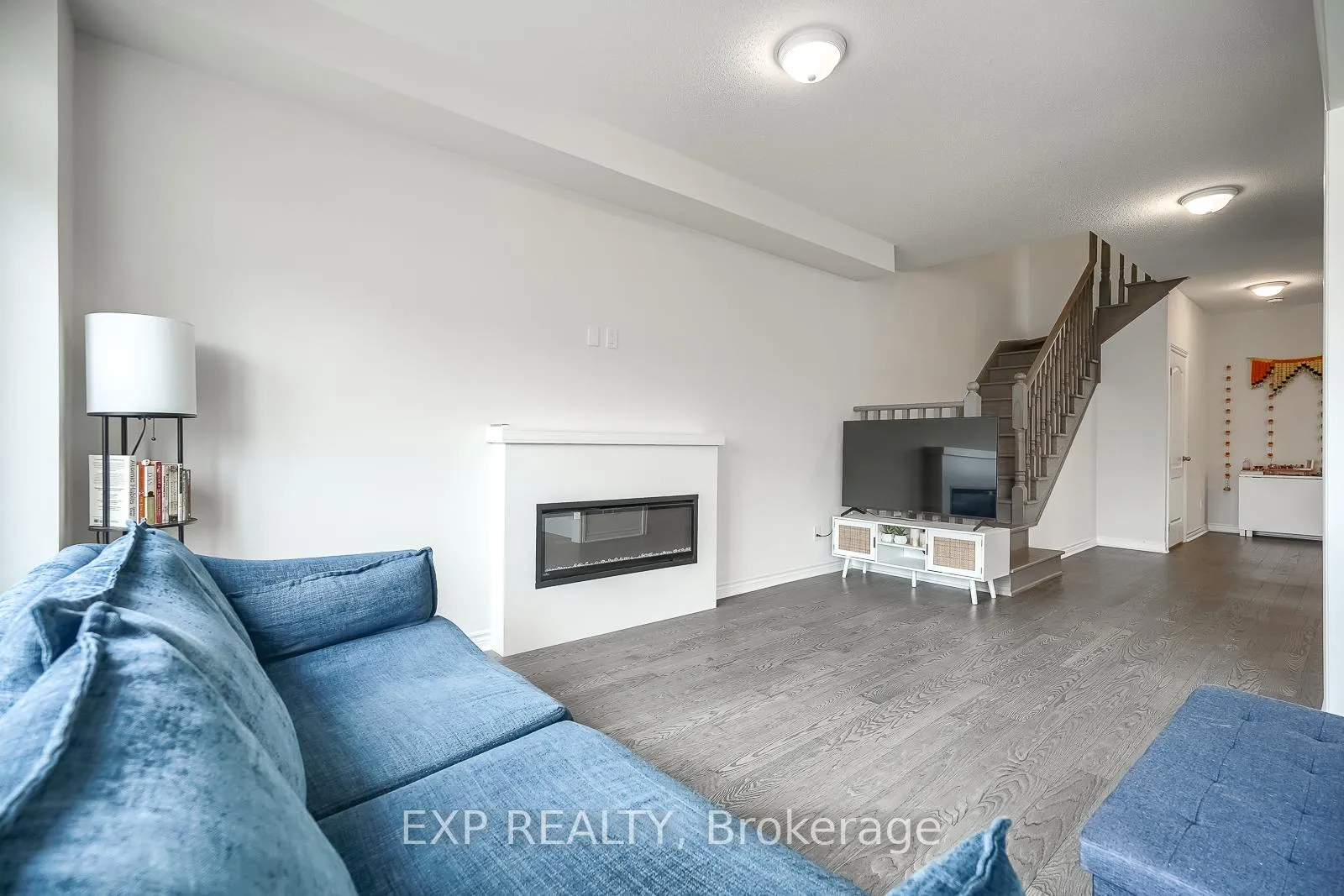 Photo 10 of 1020 Matthew Murray Crescent, Oshawa, Taunton — HOMEH